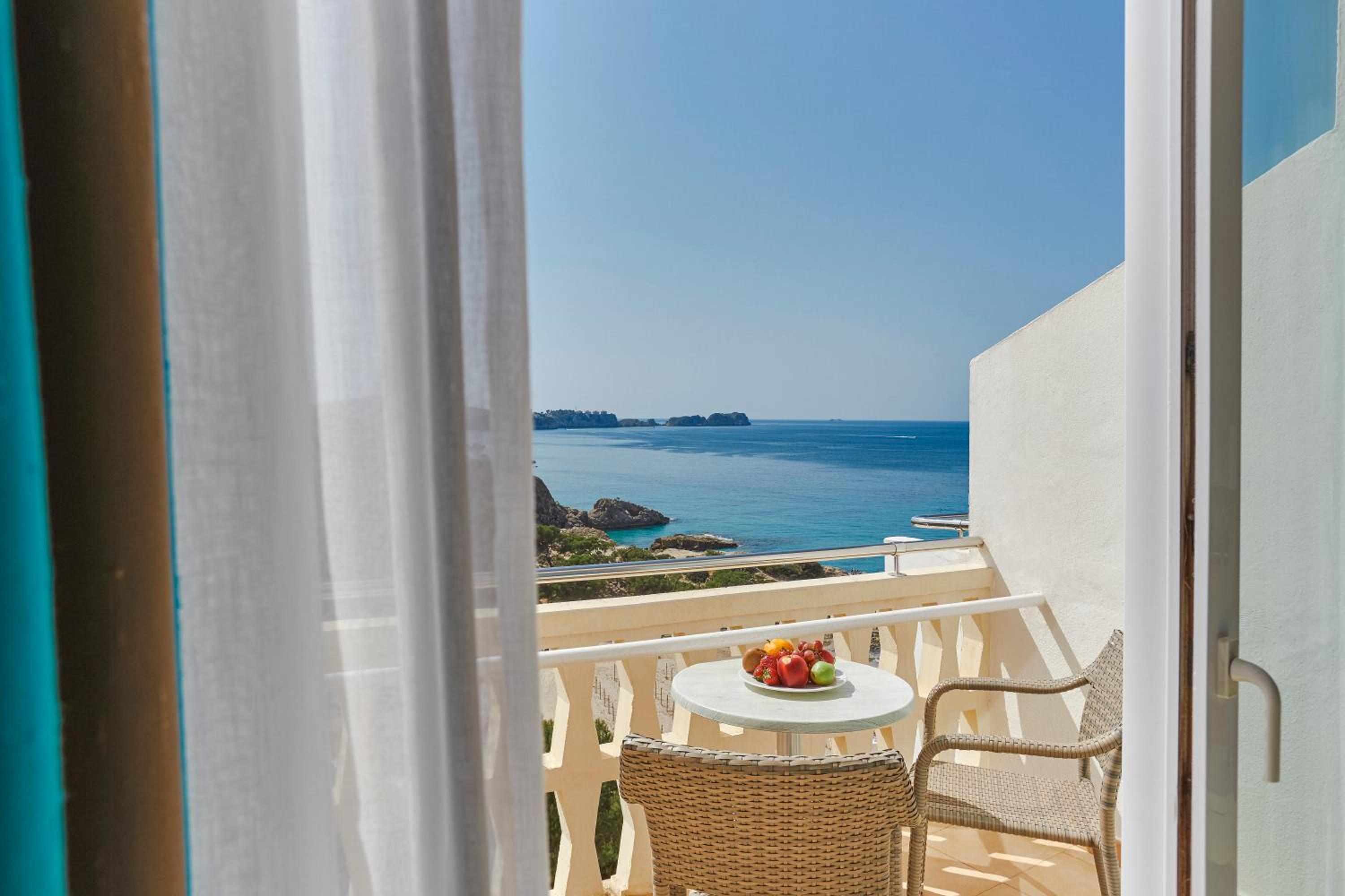 Double Room at High Floor with Side Sea View