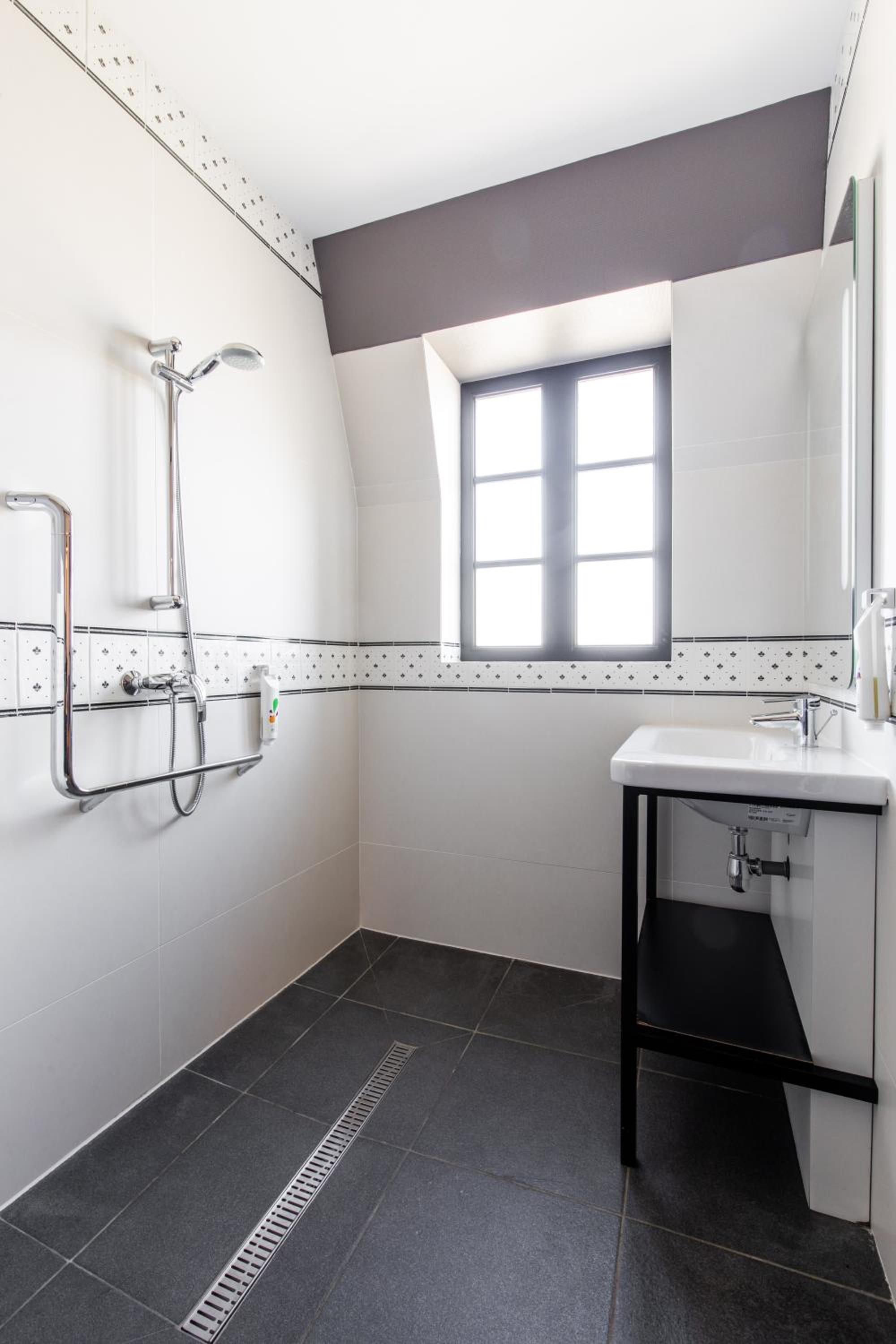 Standard Double Room - Photo 2
