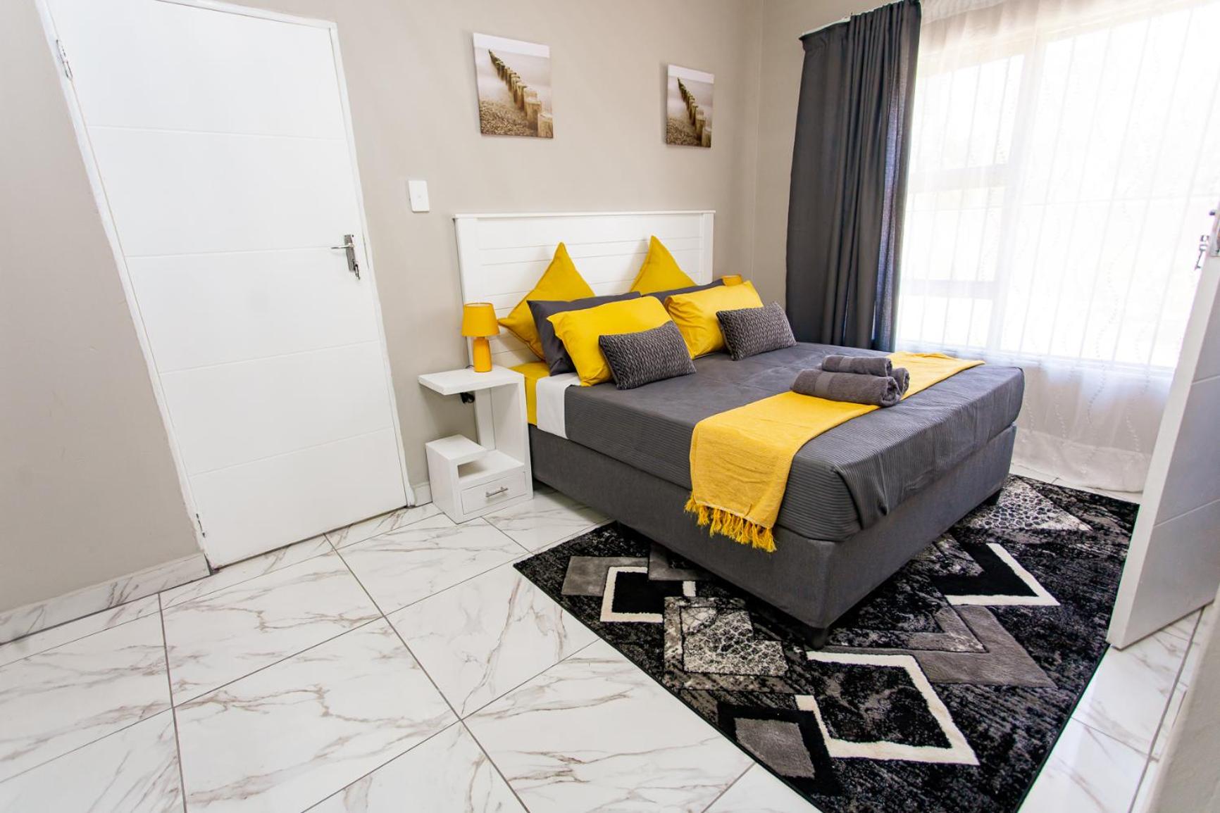 Deluxe Double Room (2 Adults + 1 Child) photo 3