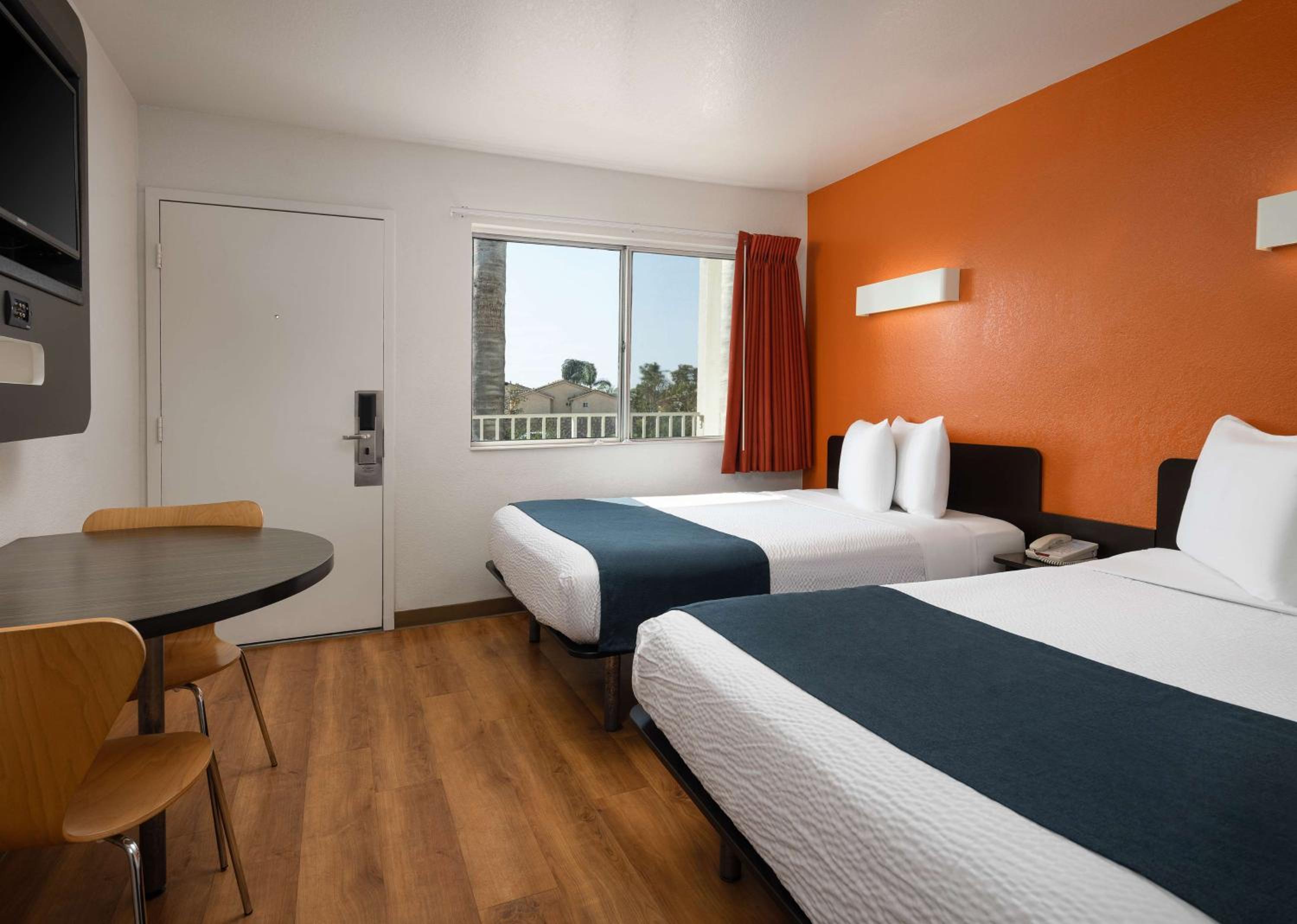 Deluxe Quadruple Room photo 2