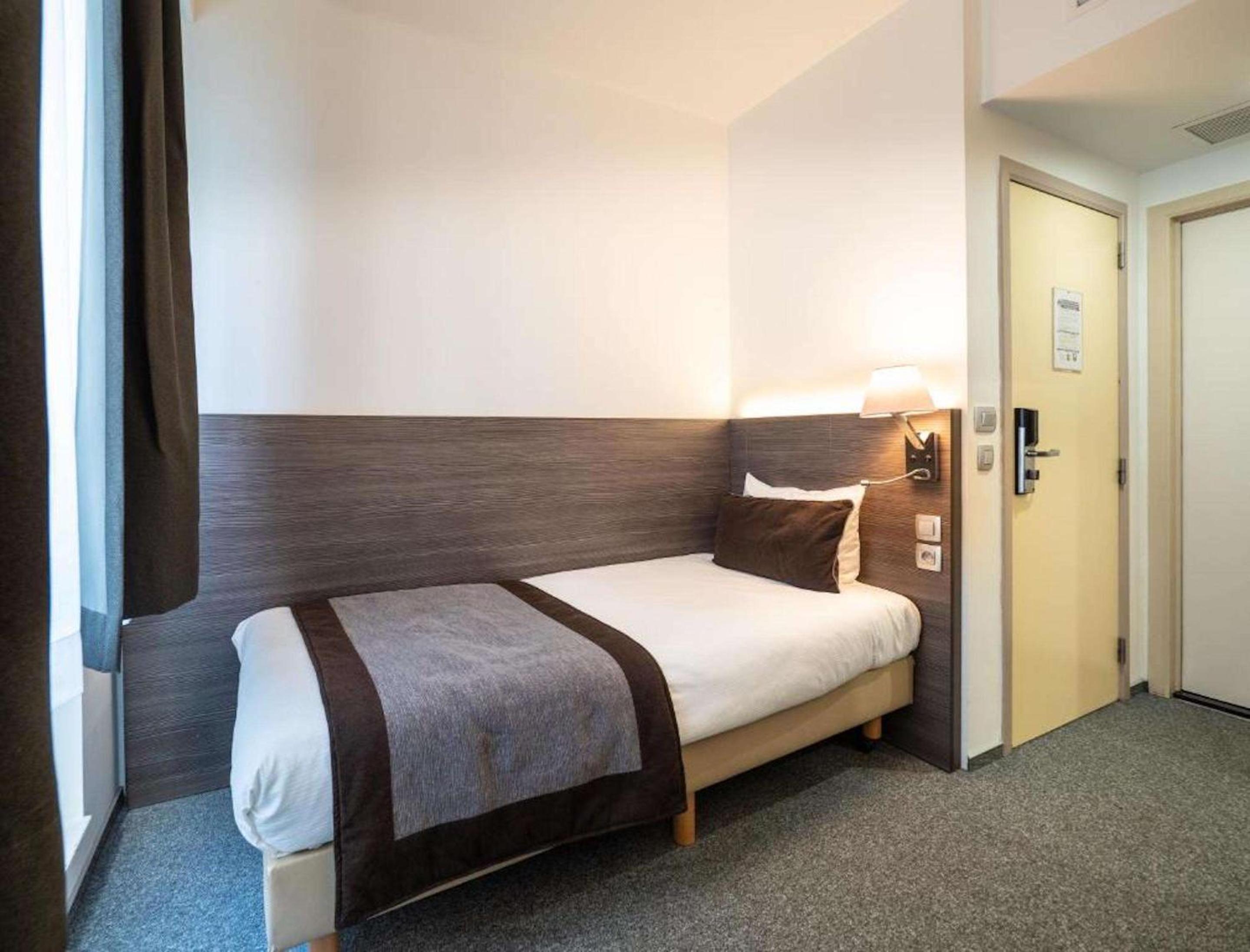 Single Room with Single Bed photo 2