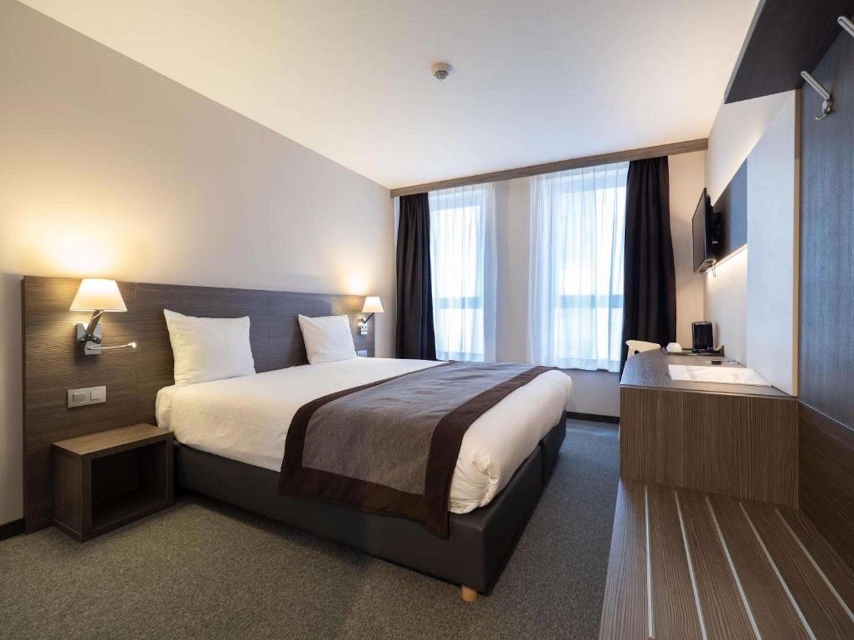 Standard Queen Room - Photo 6
