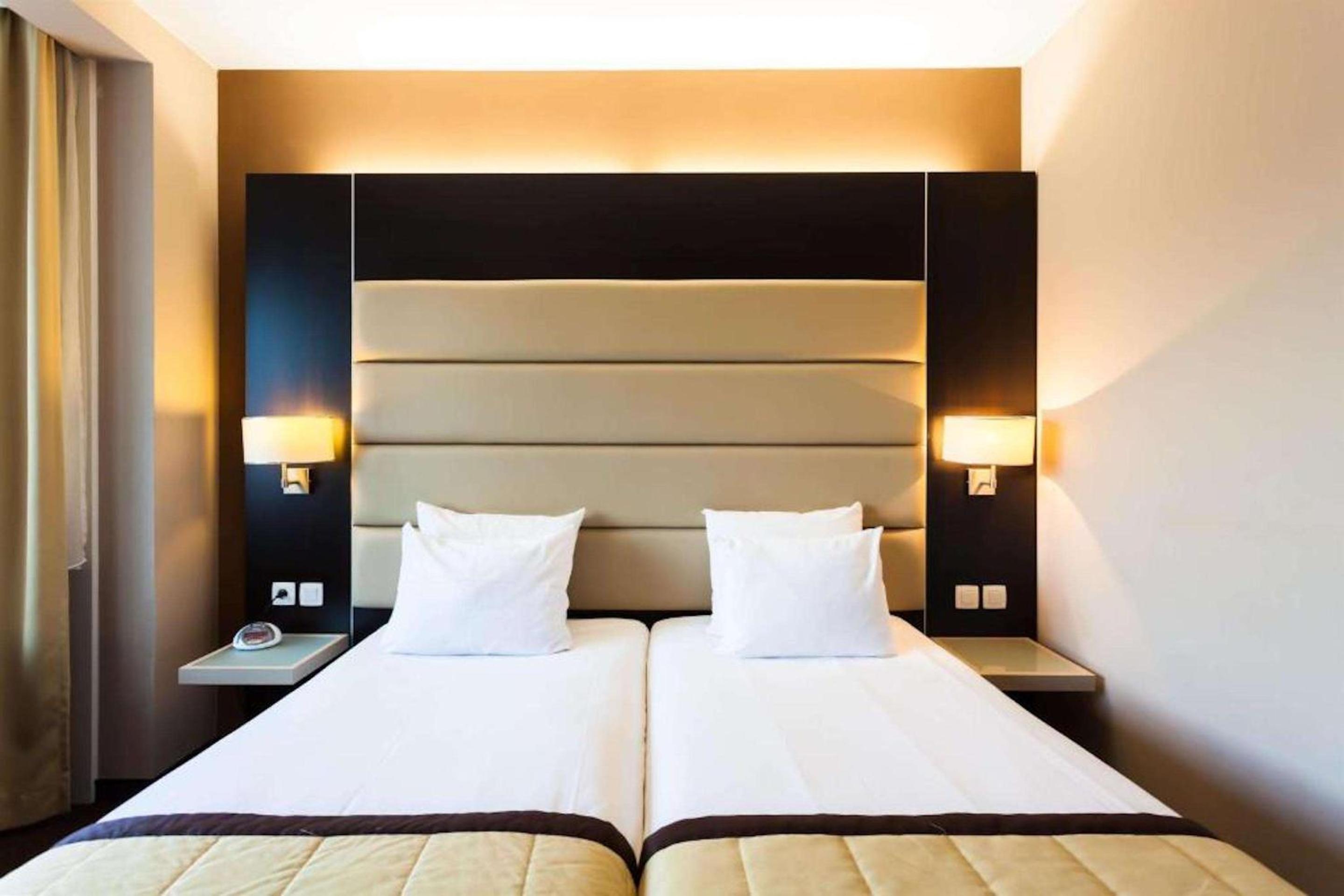 Standard Twin Room - Photo 2