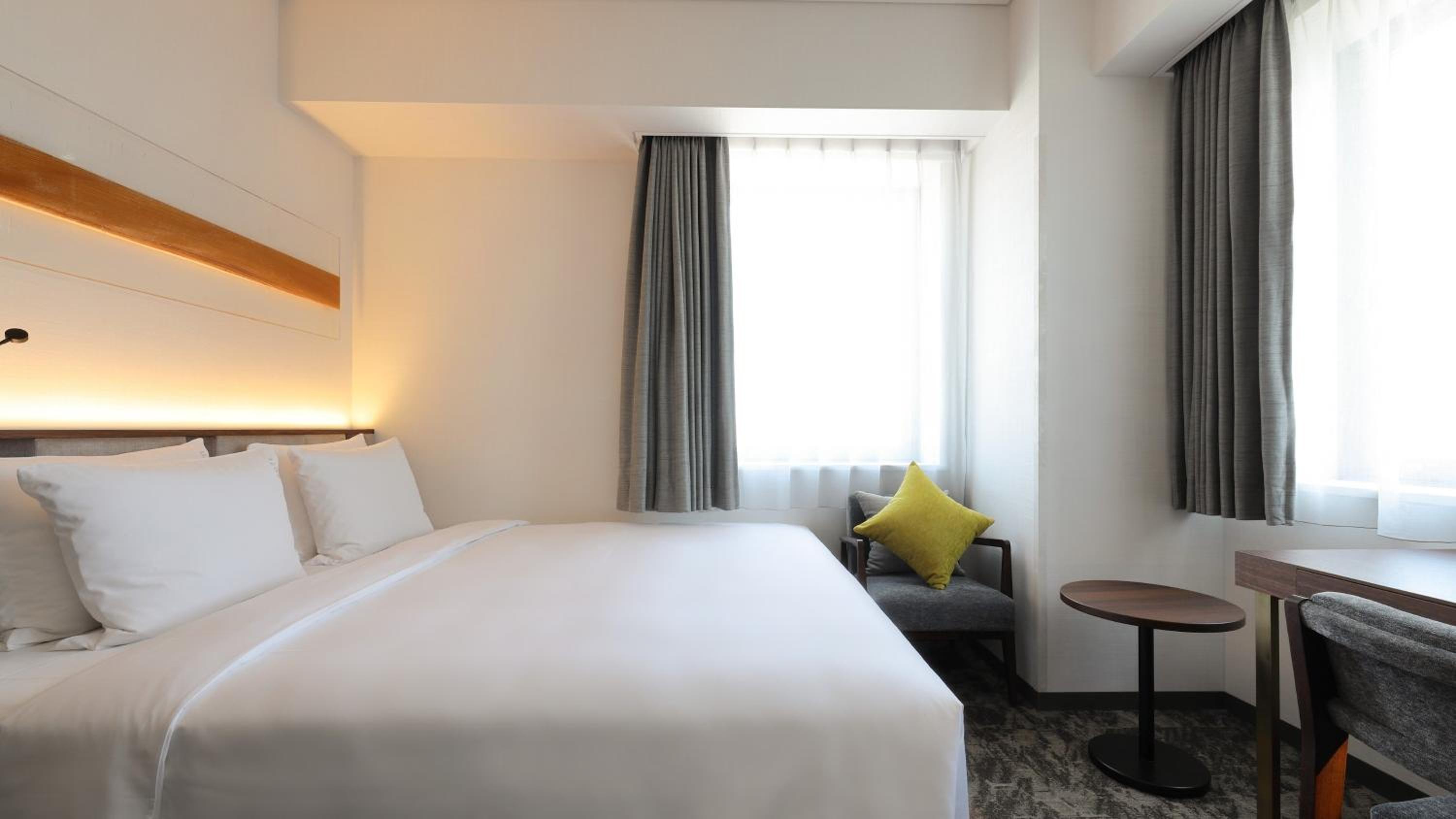 Standard King Room - High Floor/Non-Smoking - Photo 4