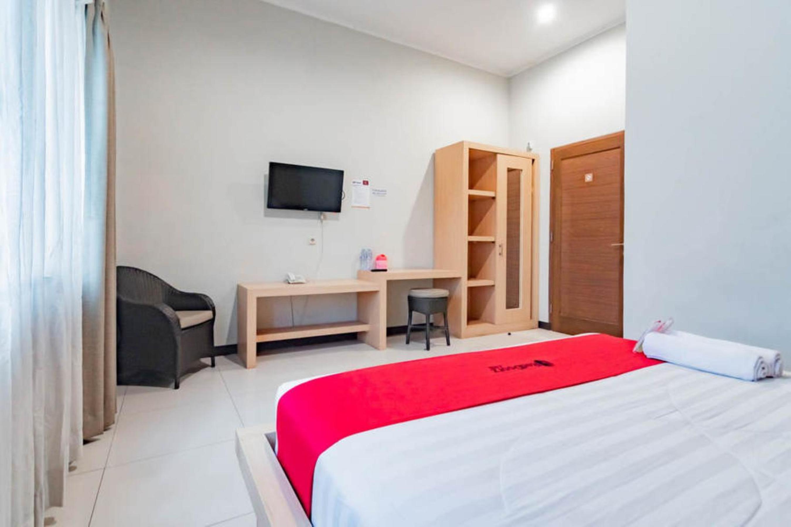 Double Room - Photo 8