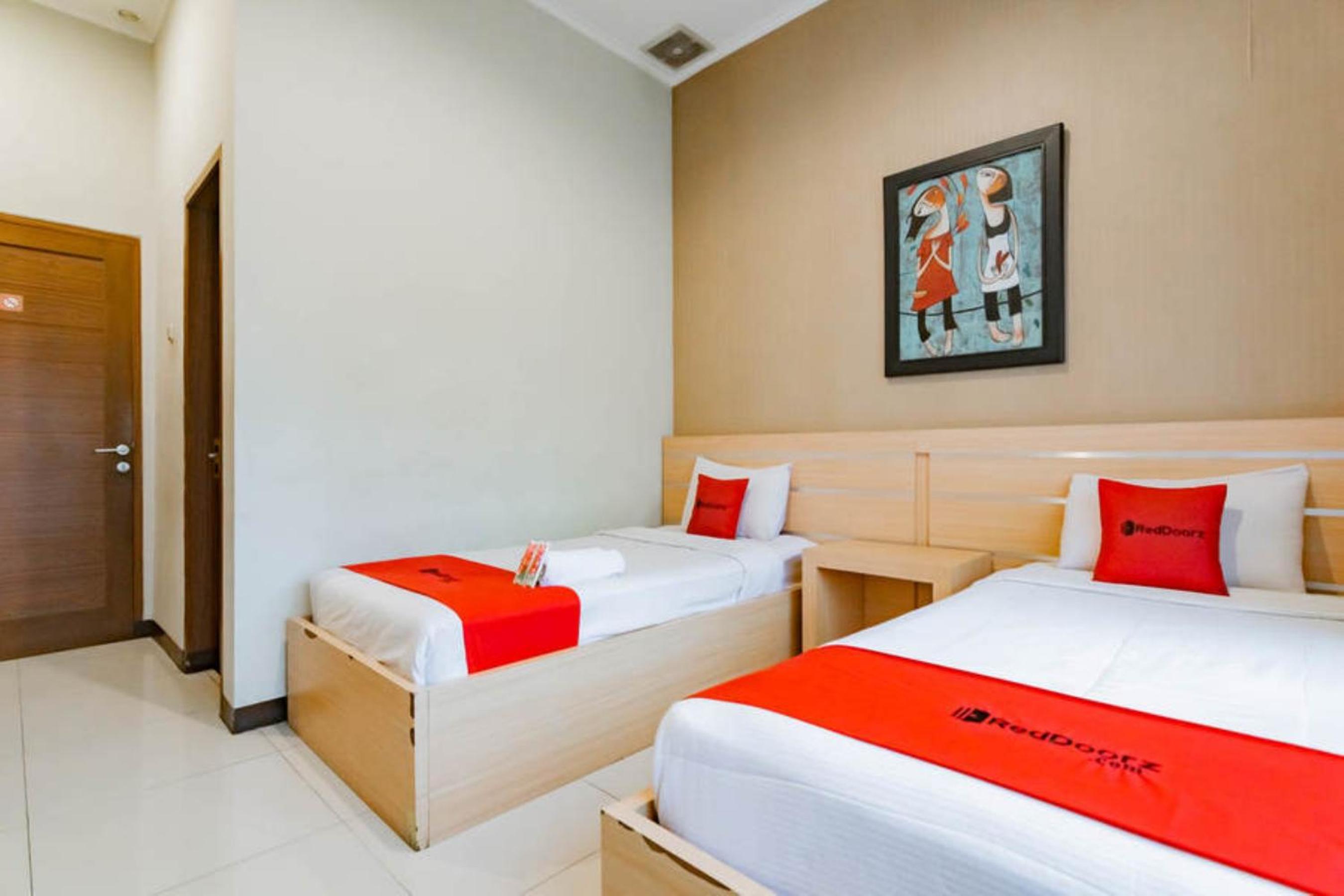 Twin Room - Photo 9