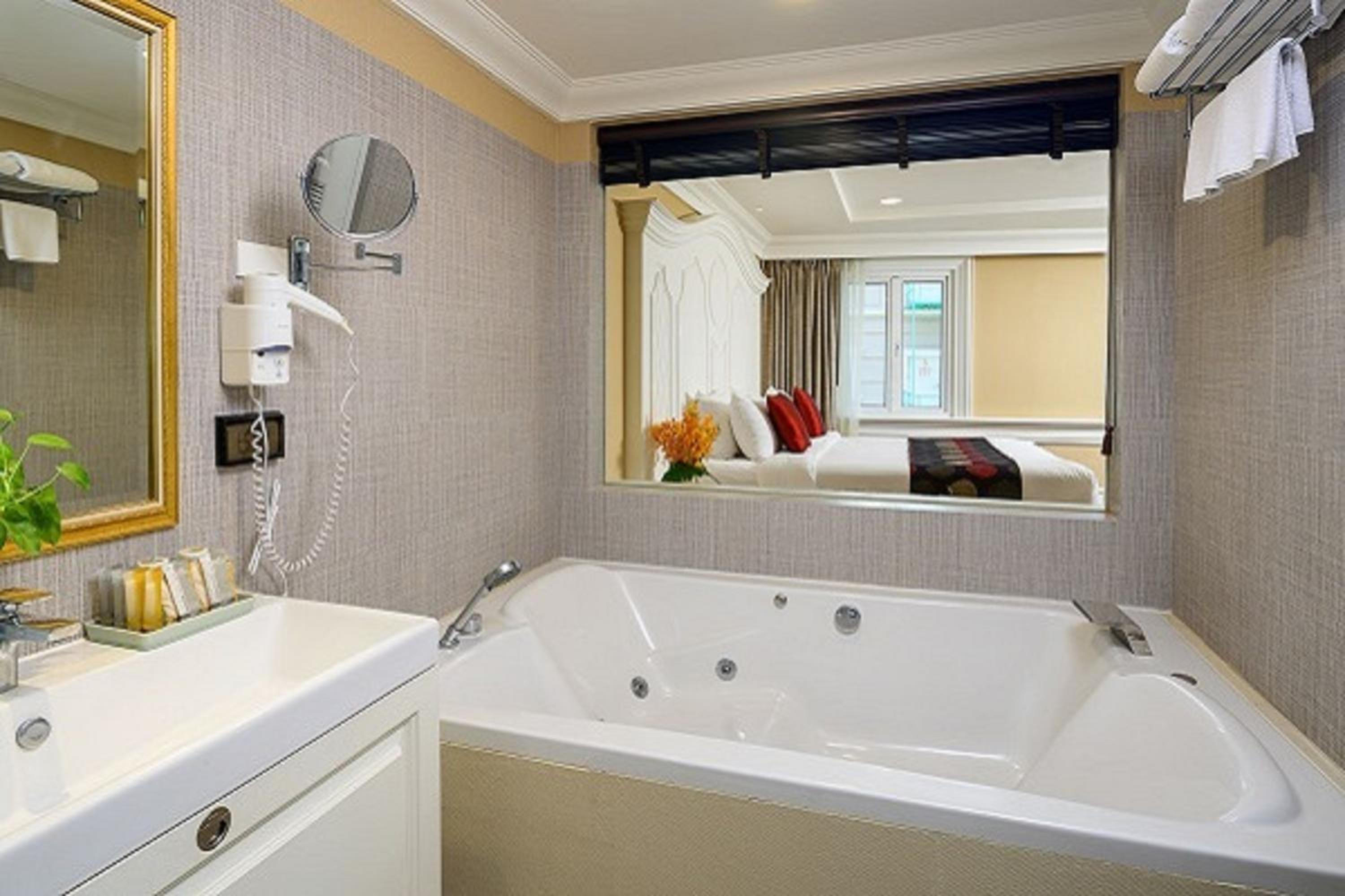 Executive Suite photo 2