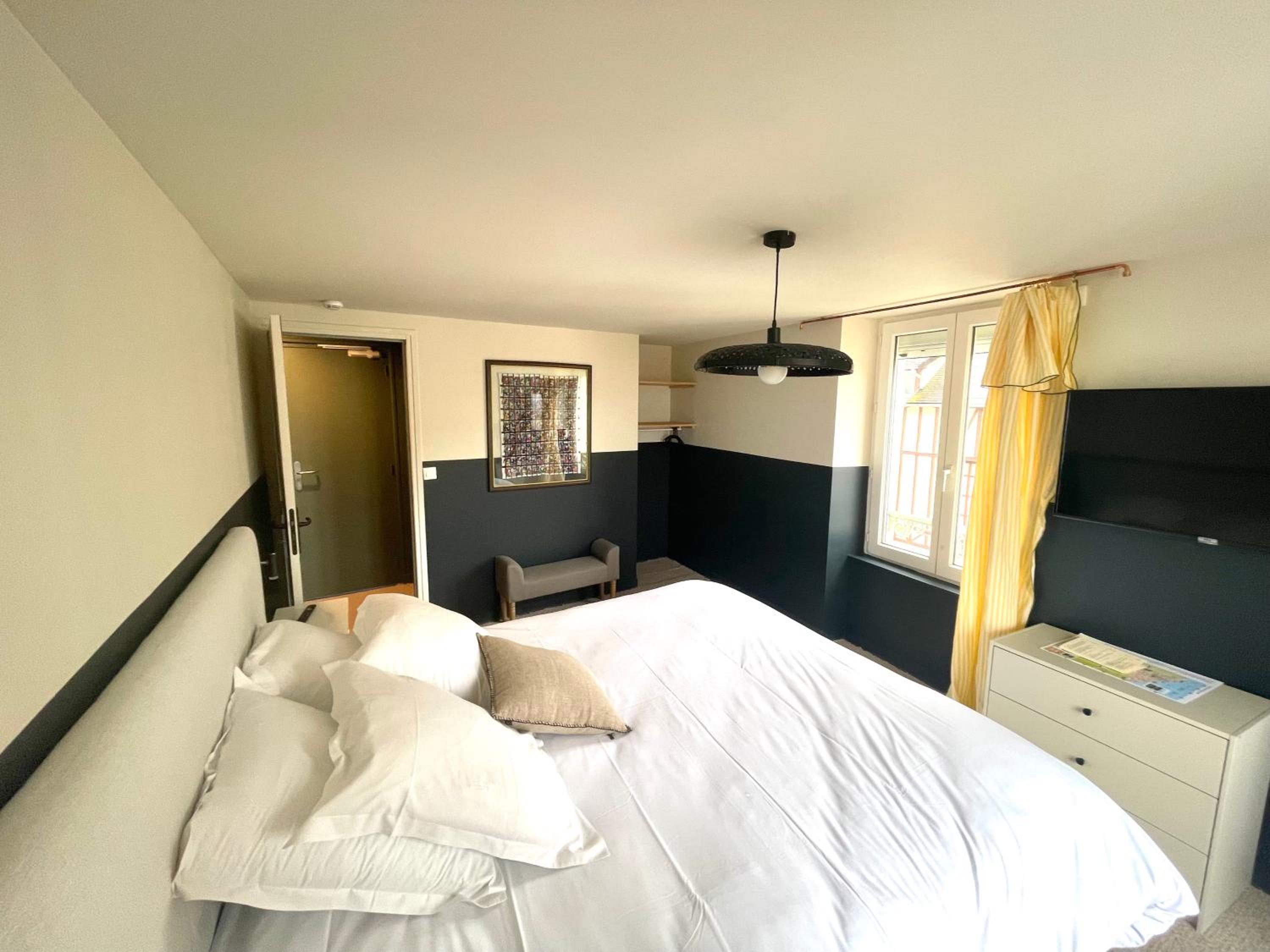 Deluxe Family Room - Photo 5