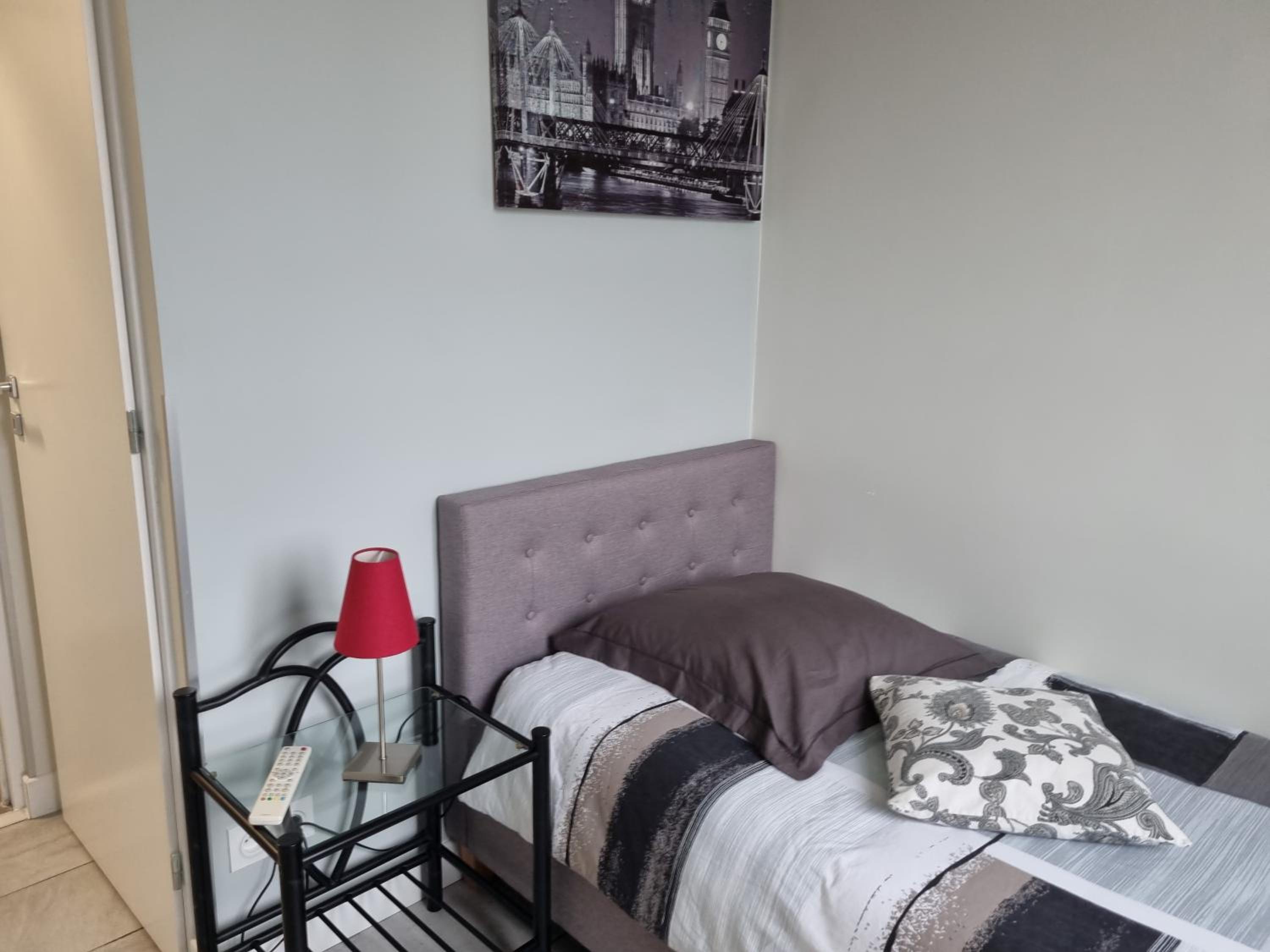 Single Room photo 2