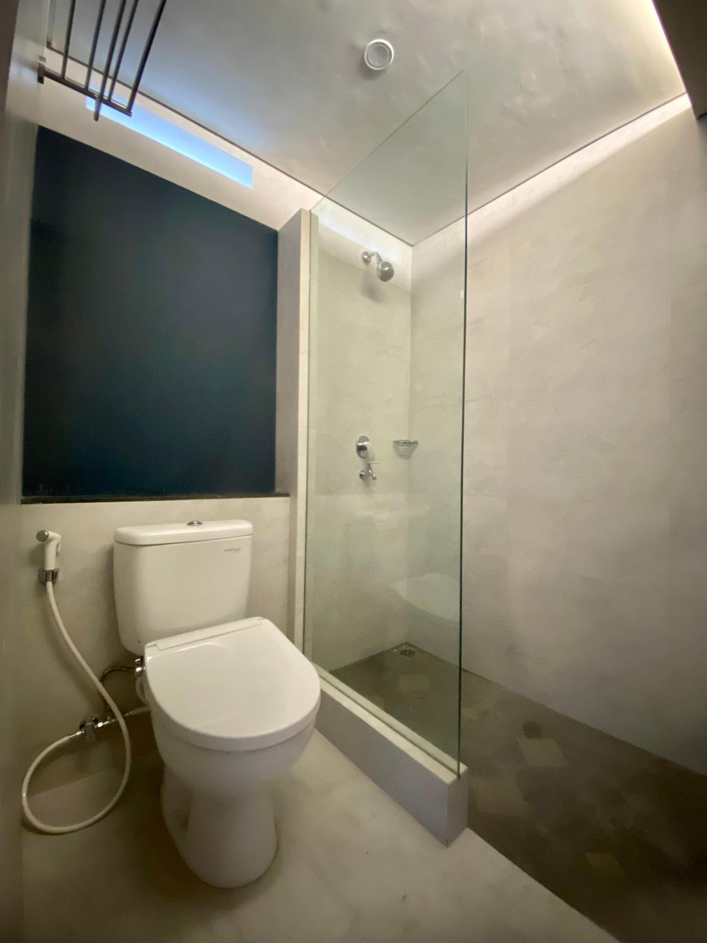 King Suite with Balcony - Photo 8