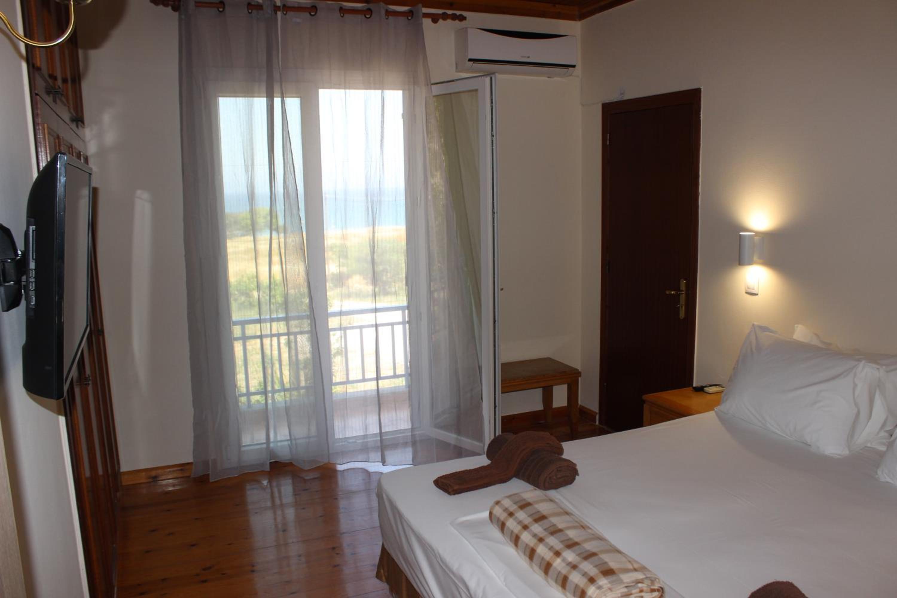Family Room with Sea View photo 3