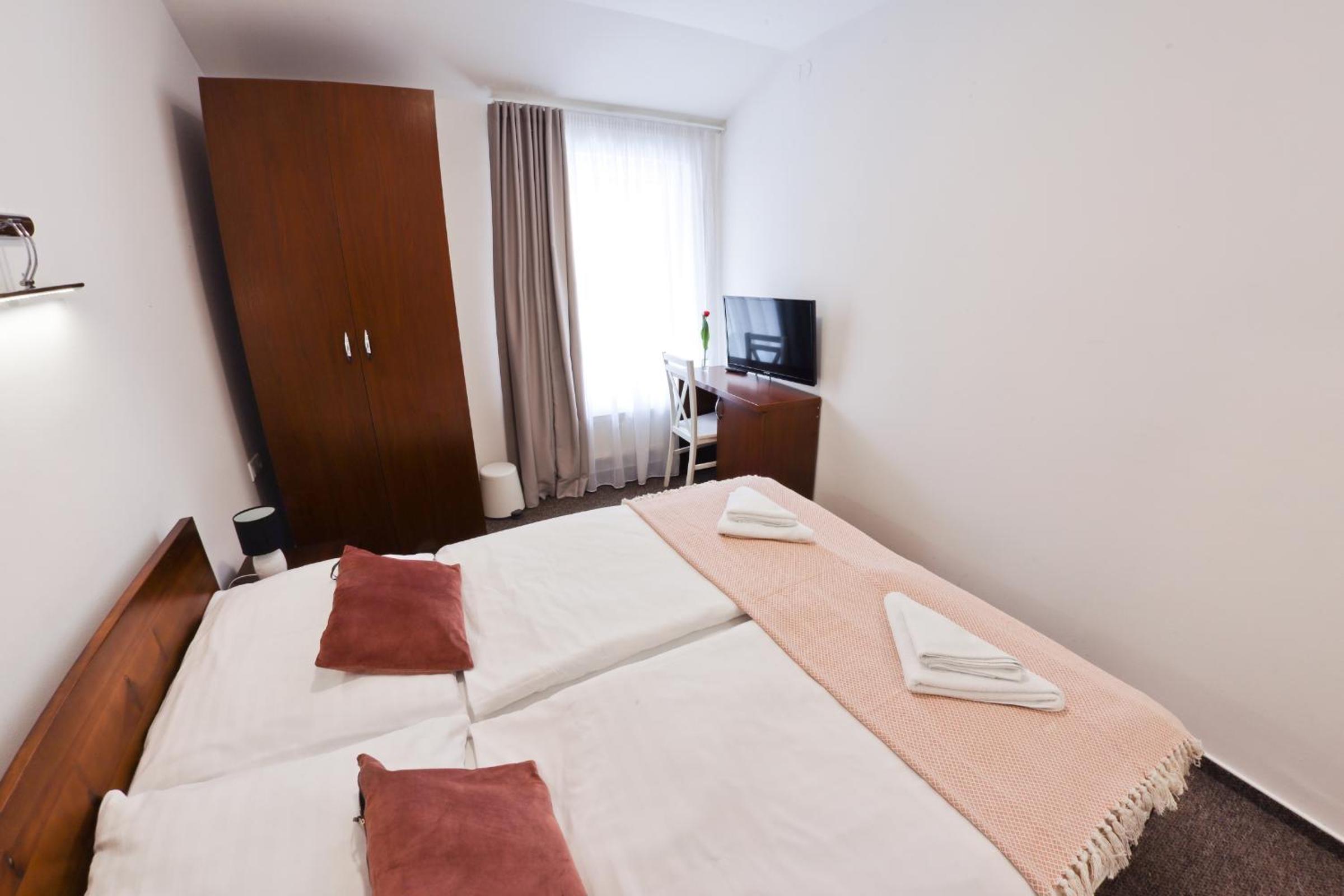 Standard Double Room photo 2