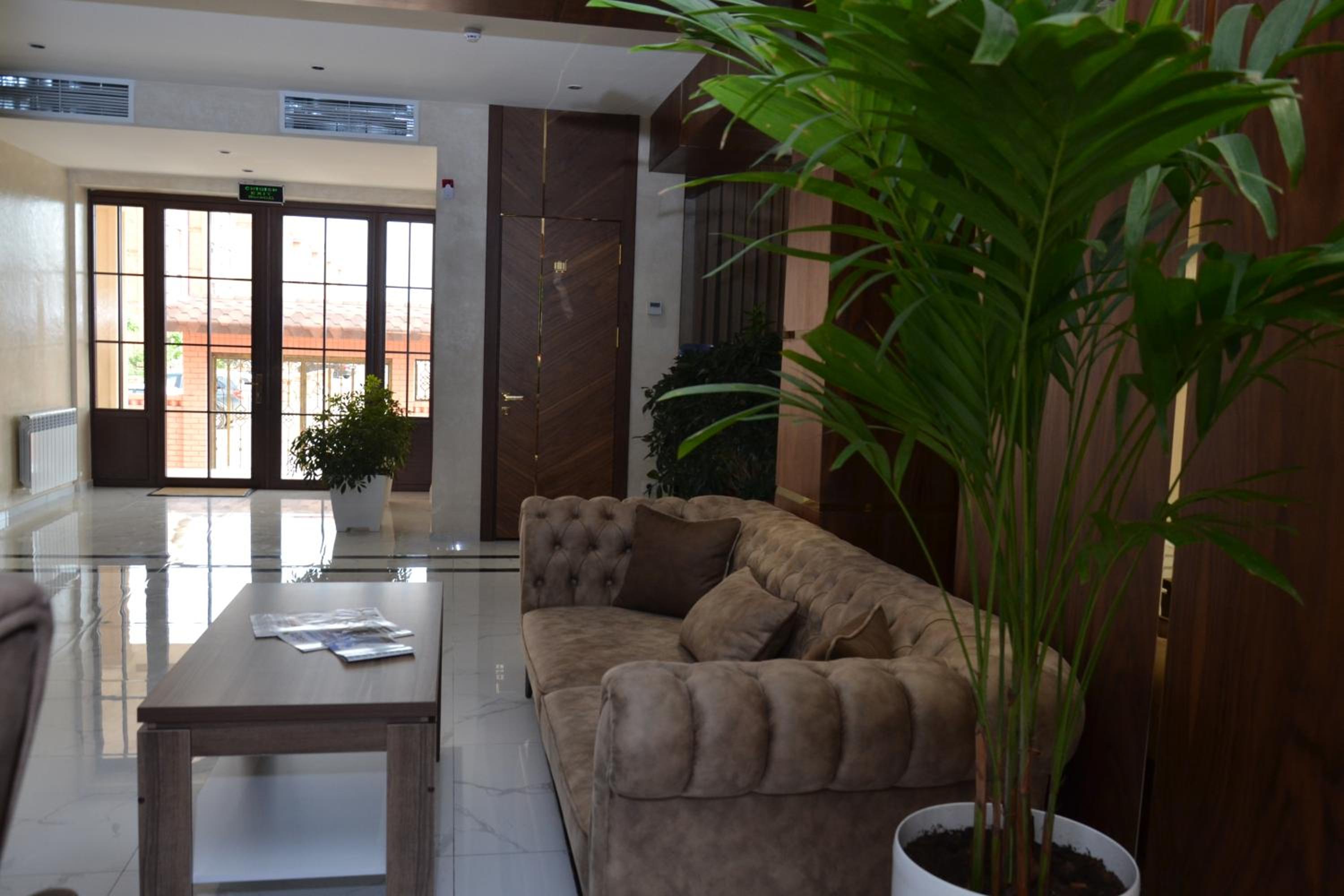Standard Twin Room - Photo 15