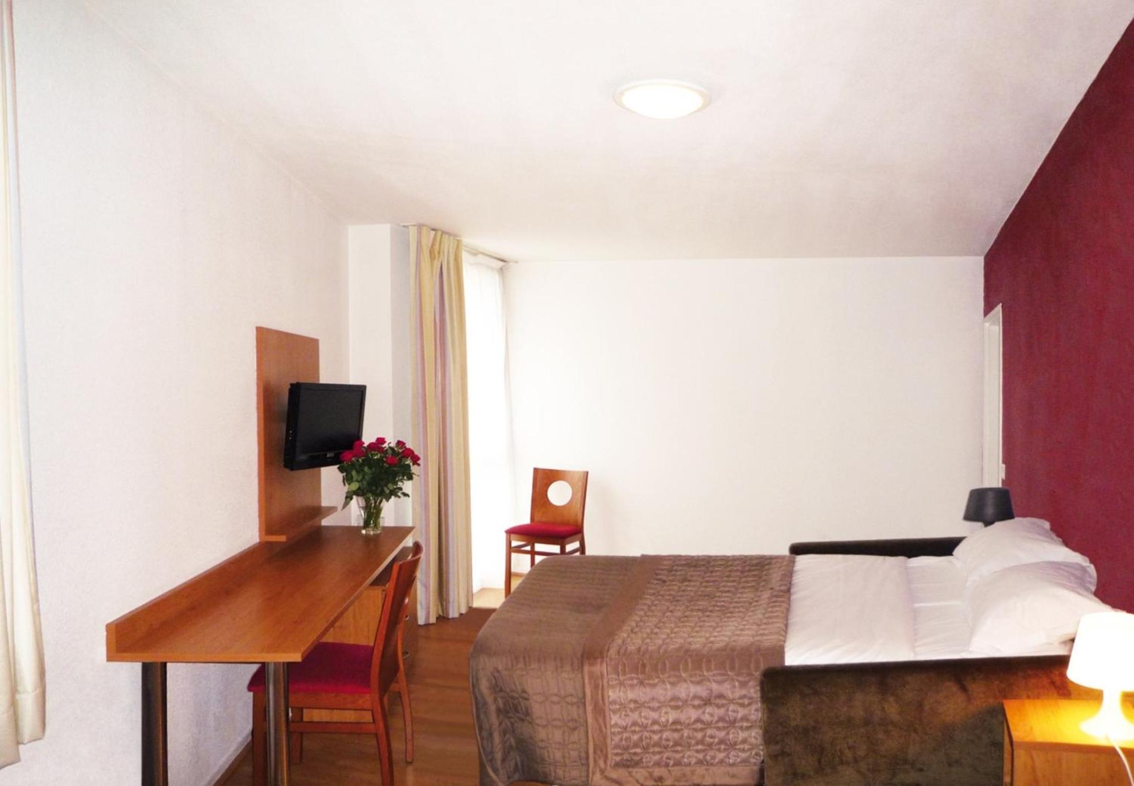 One-Bedroom Apartment with Sofa Bed photo 1