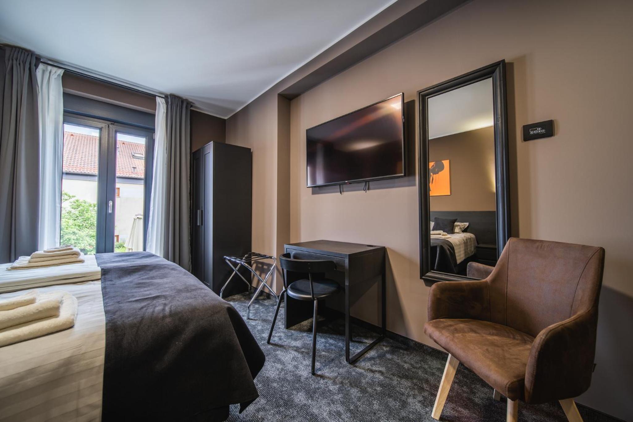 Deluxe Double or Twin Room - Photo 3