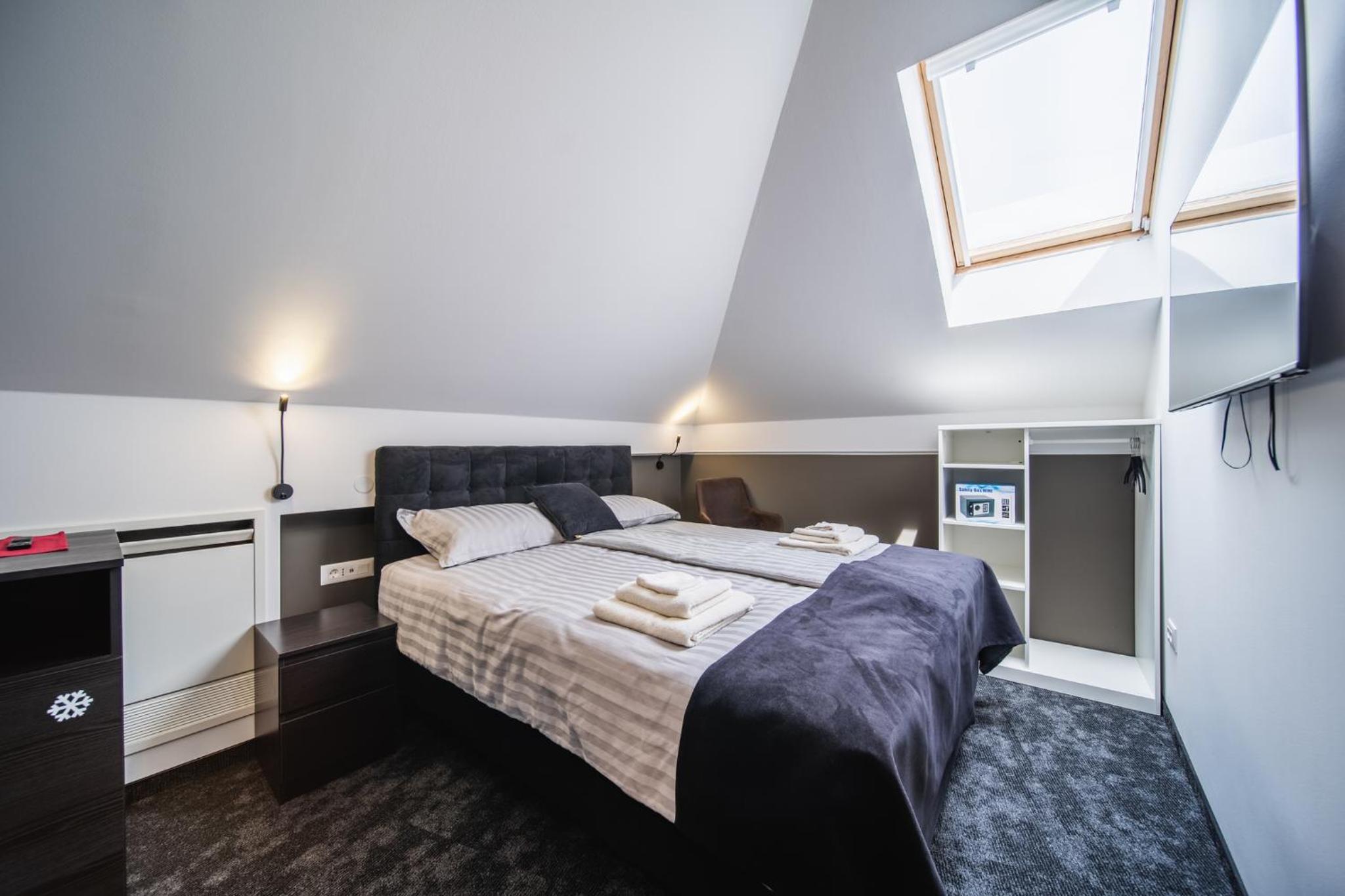 Deluxe Double Room - Photo 2