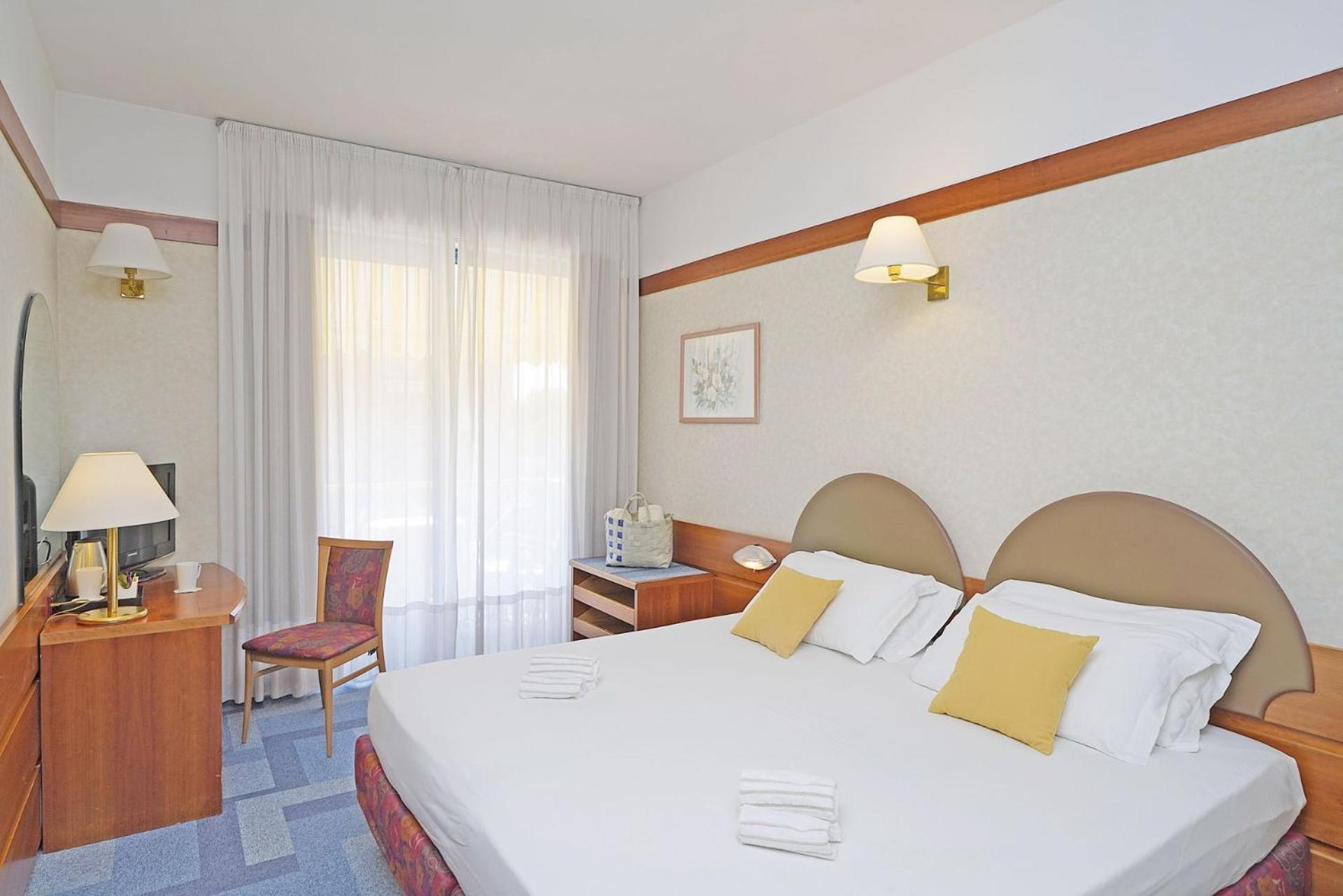 Komfort Doppelzimmer mit seitlichem Seeblick