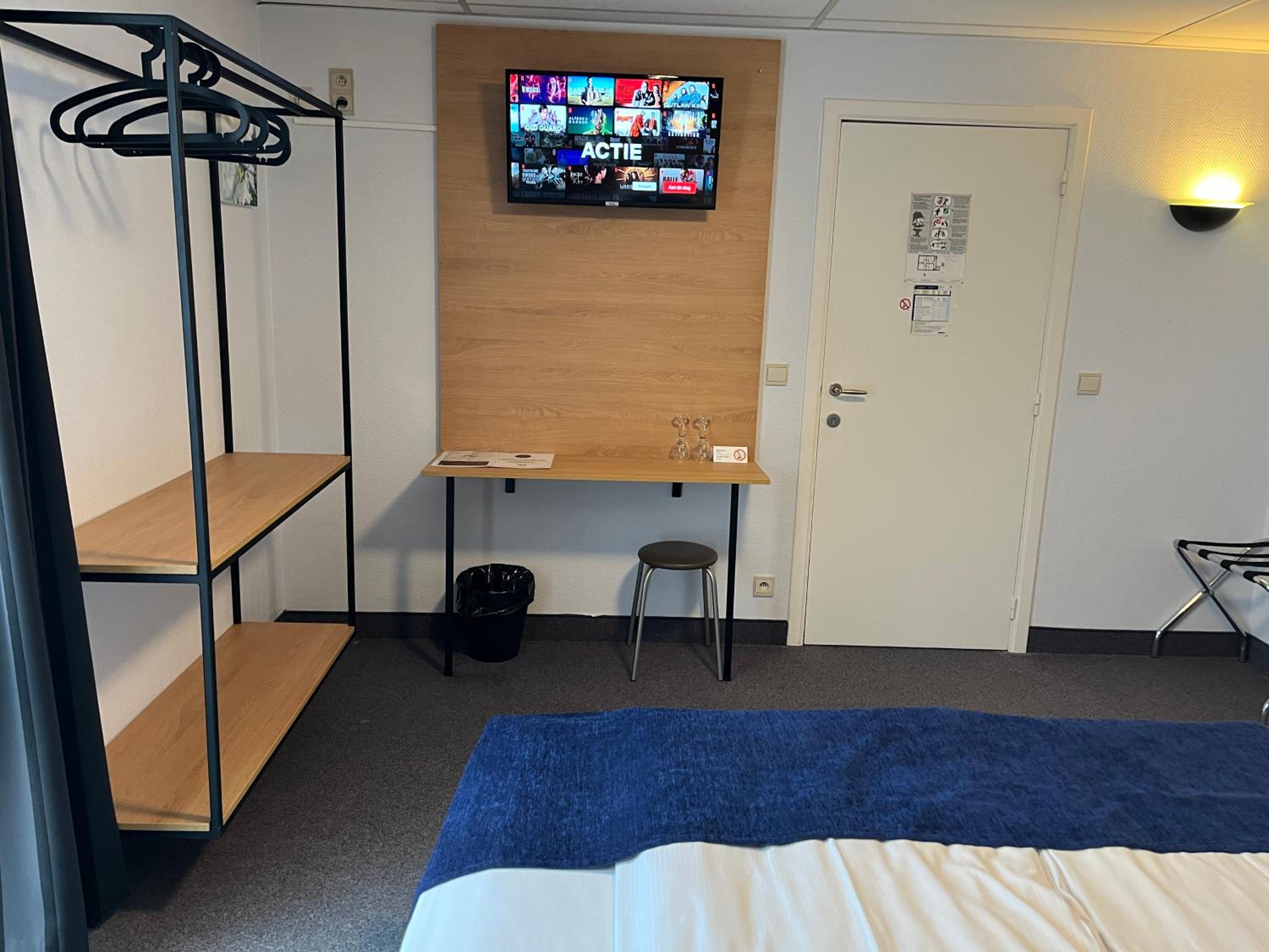 Double Room - Photo 6