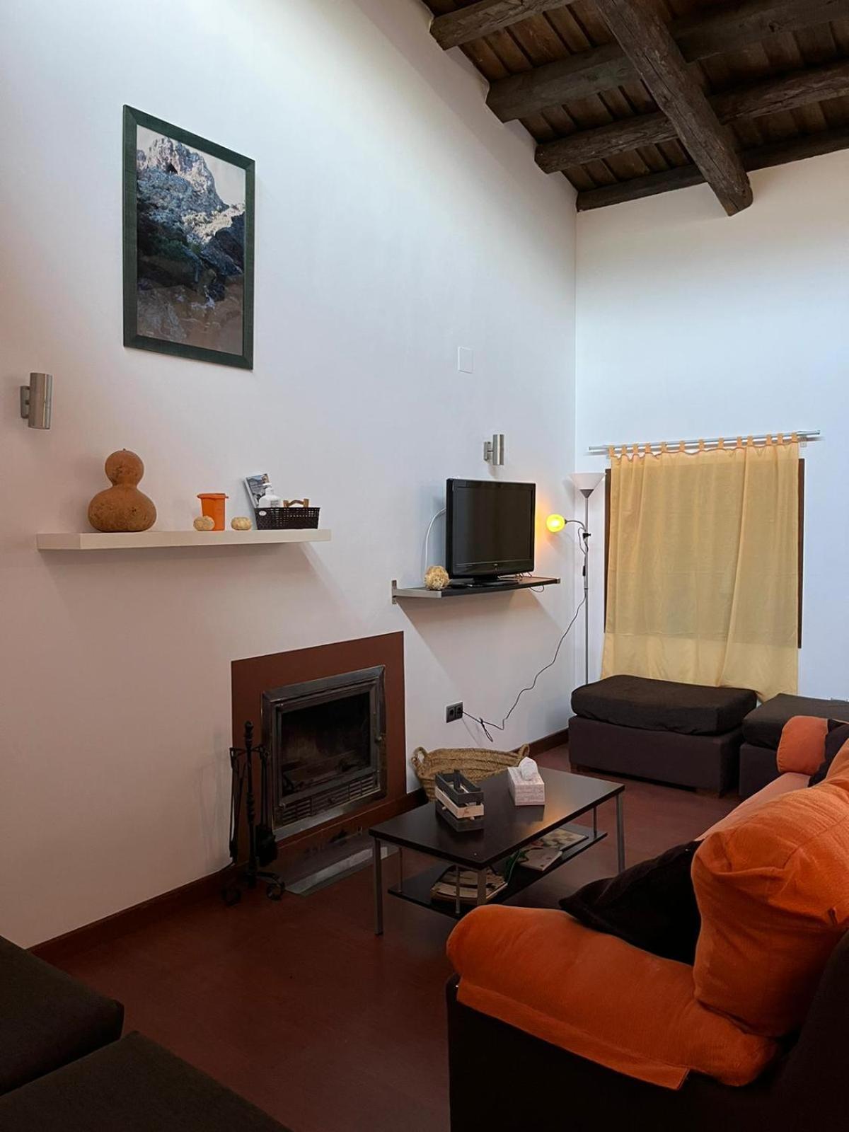 Two-Bedroom Apartment (6 Adults) - Photo 1