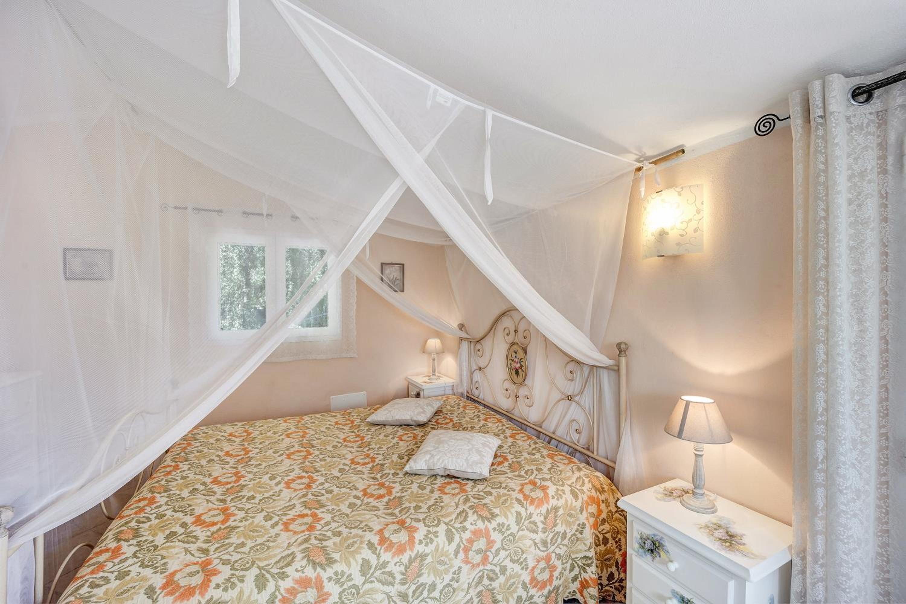 One-Bedroom House photo 1