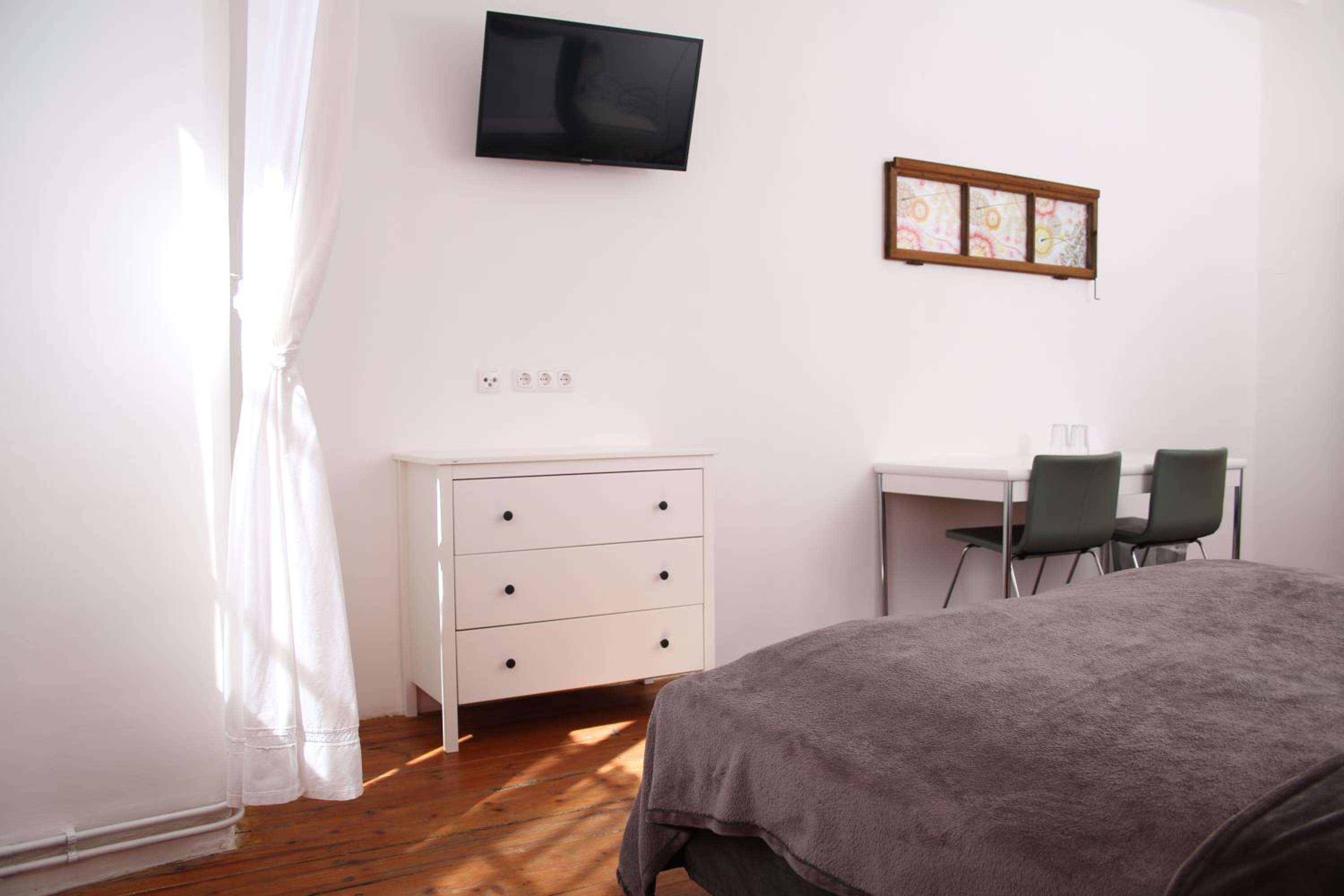 Two-Bedroom Suite - Photo 25