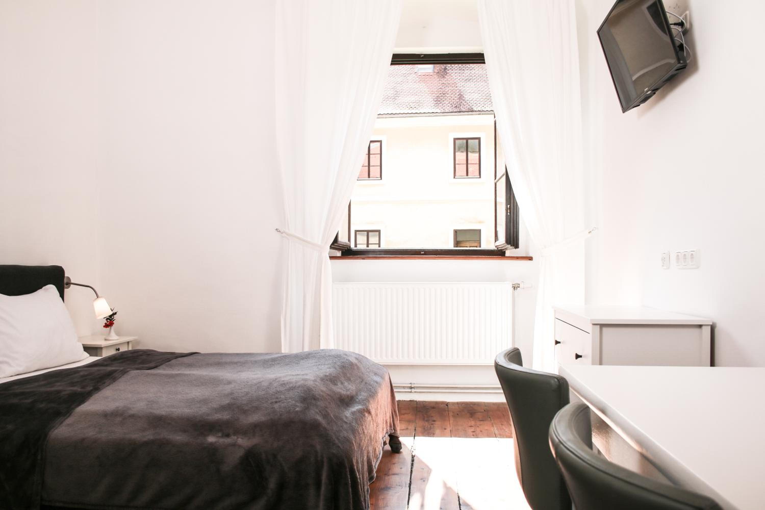 Two-Bedroom Suite - Photo 22