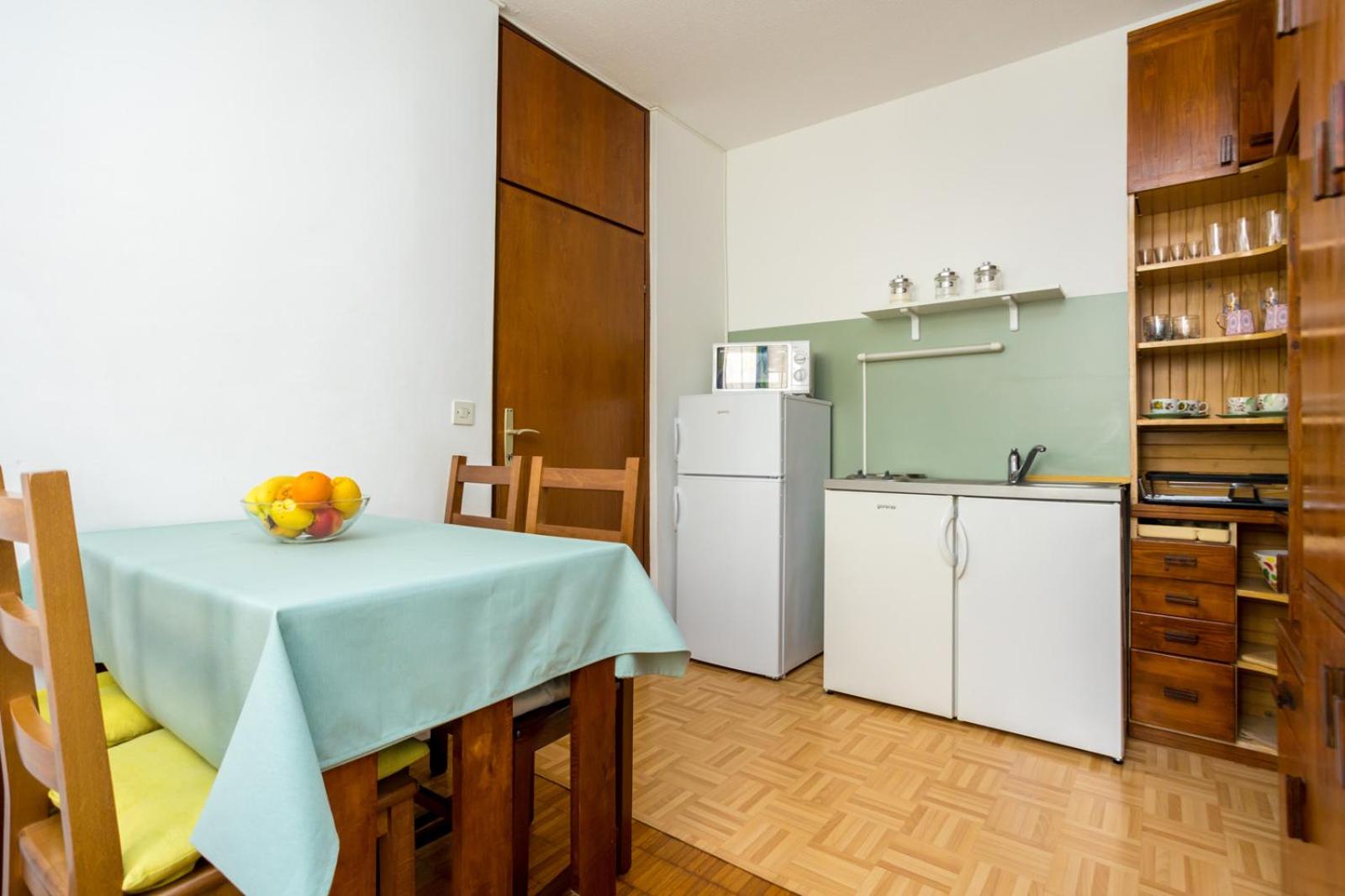 Two-Bedroom Apartment with Balcony photo 3