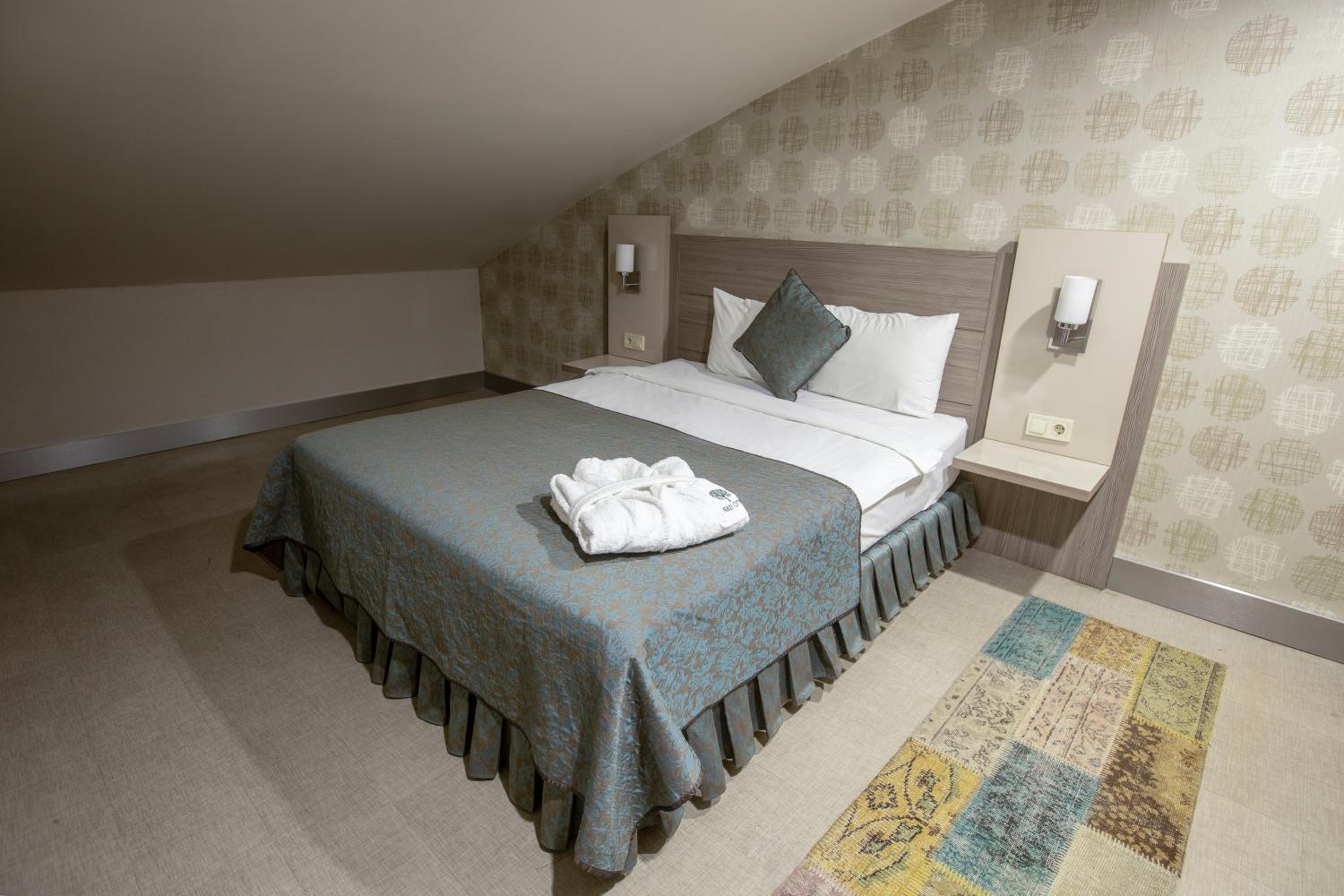 Superior King Suite photo 3