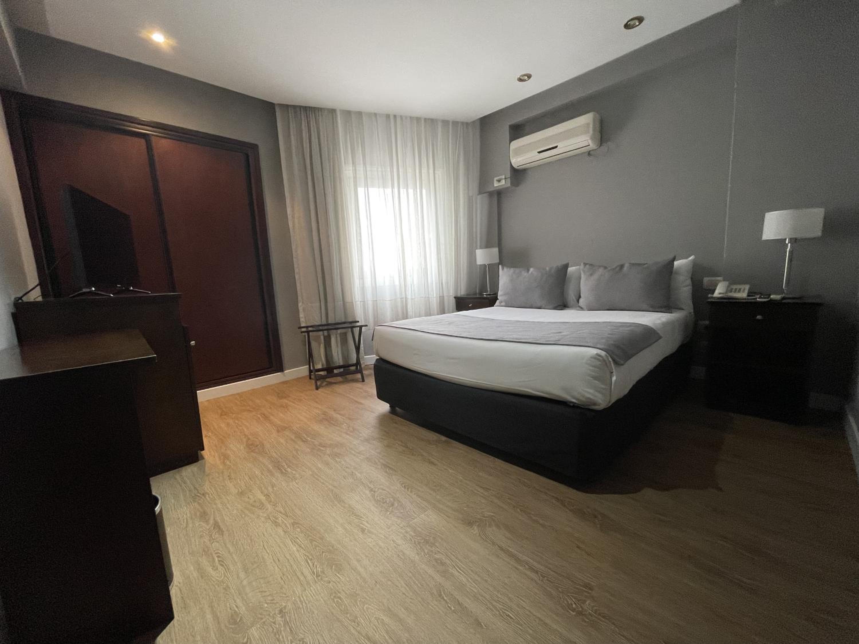 Budget Double Room photo 2