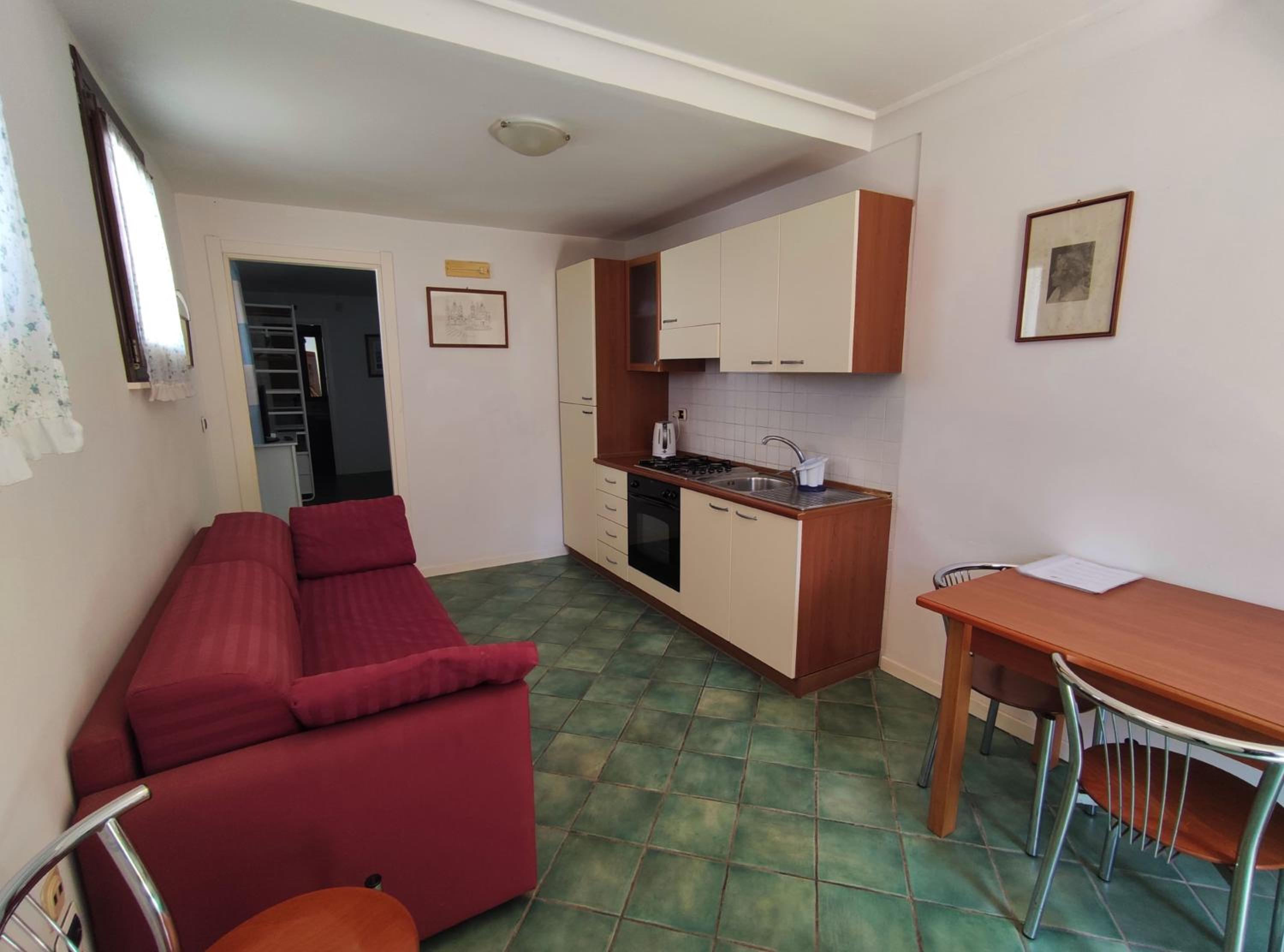 One-Bedroom Apartment - Photo 5
