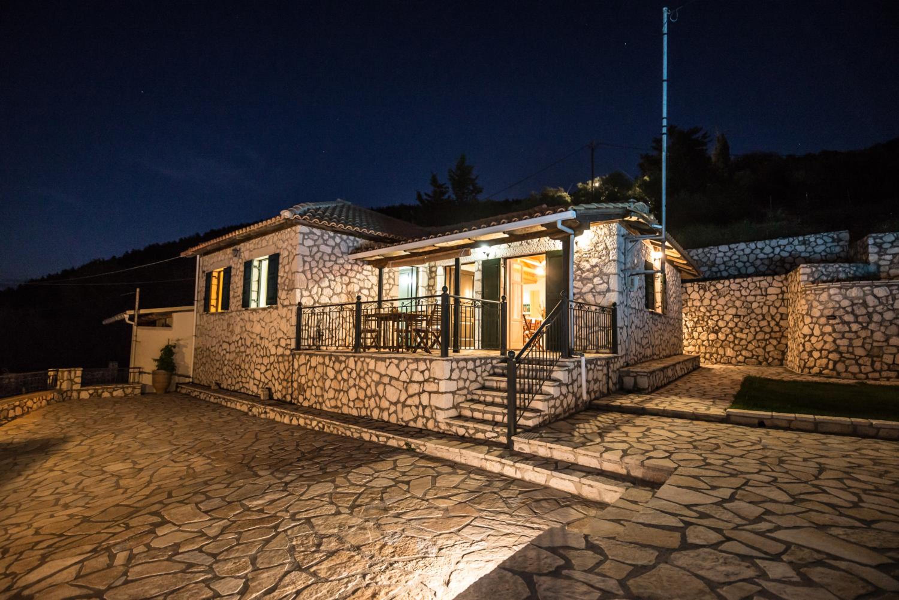 Three-Bedroom Villa photo 3