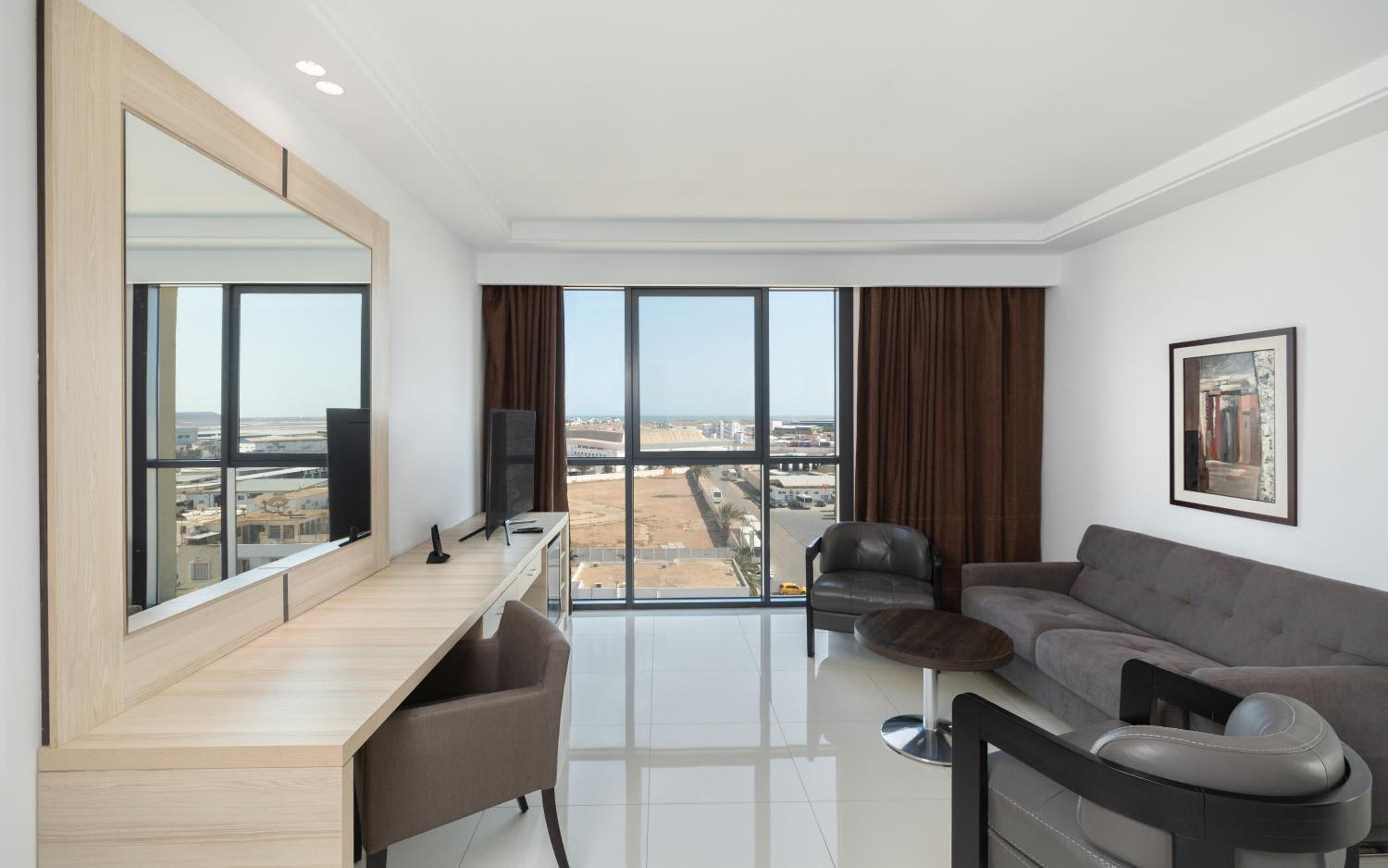 Junior Suite with City View photo 2