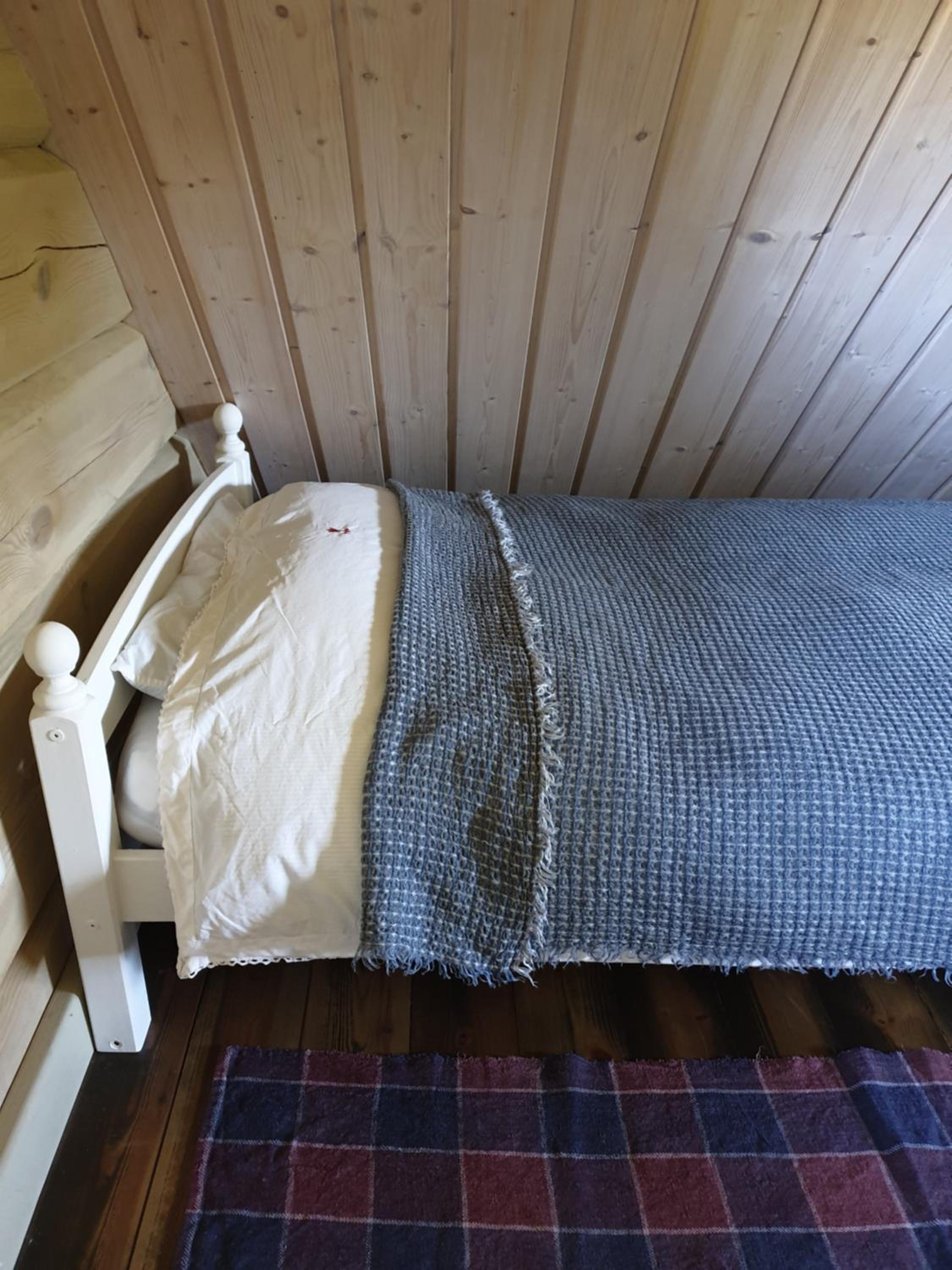 One-Bedroom House - Photo 24