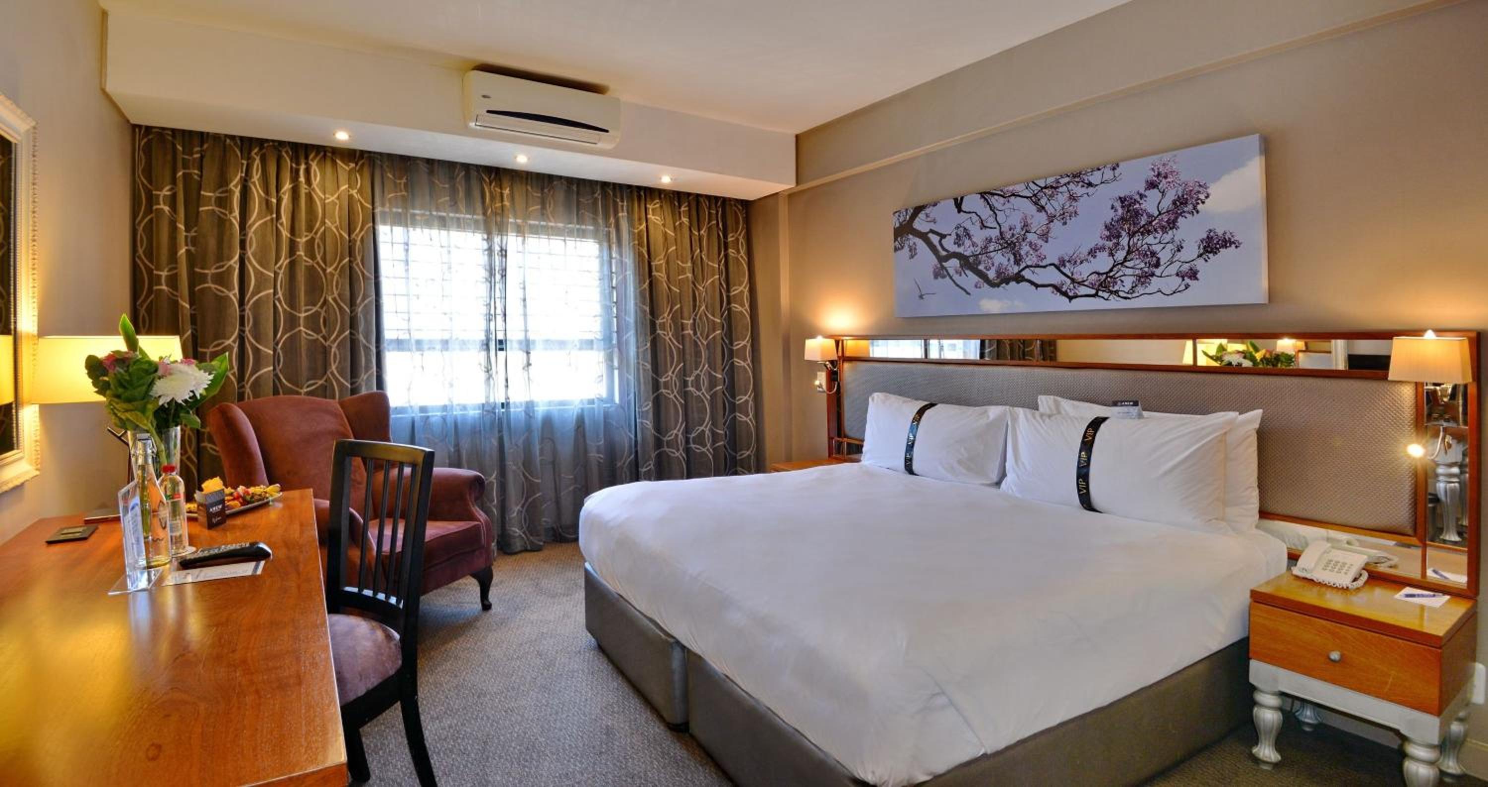 Deluxe Room - Photo 5