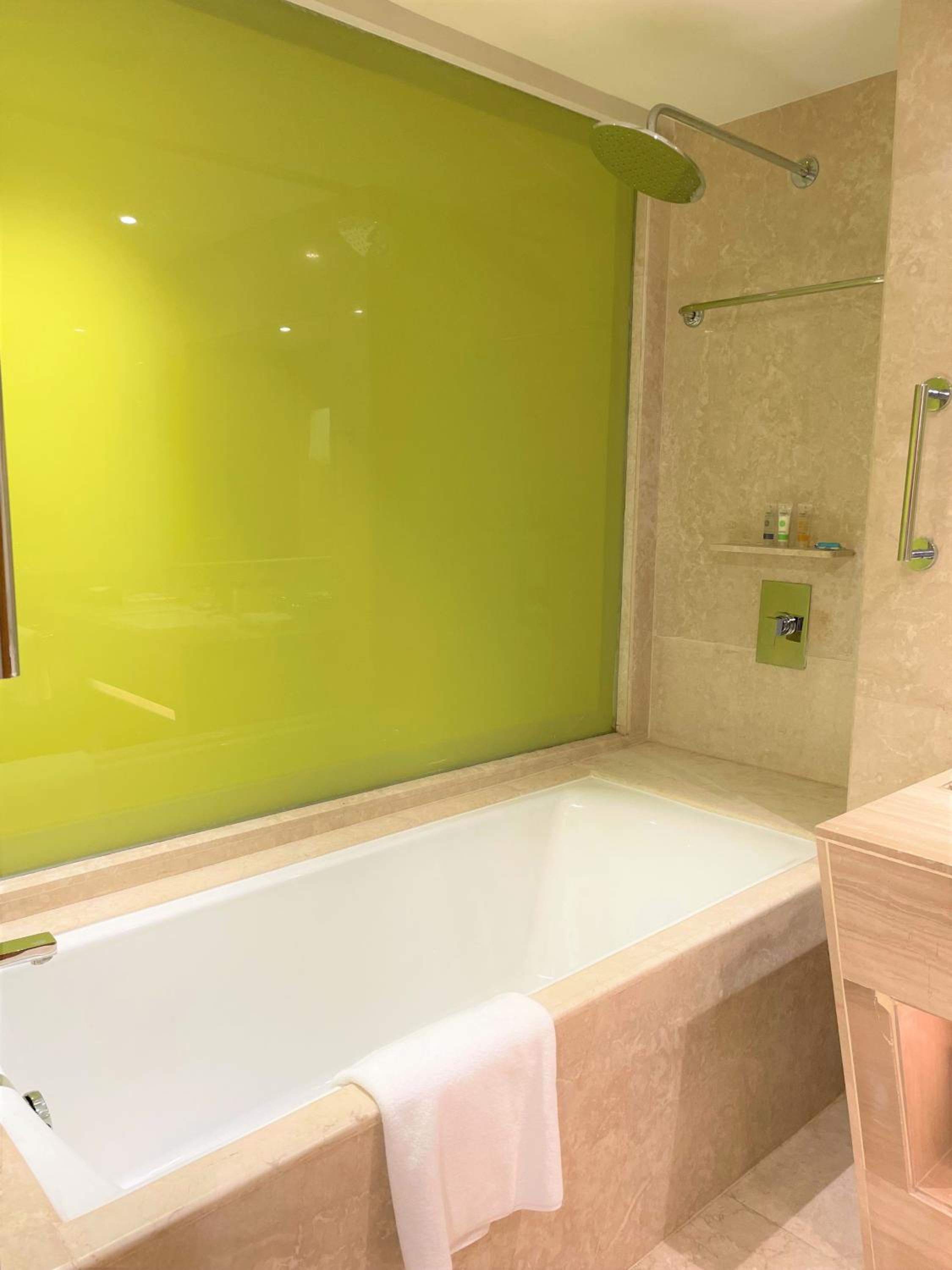 Deluxe King Room - Photo 4