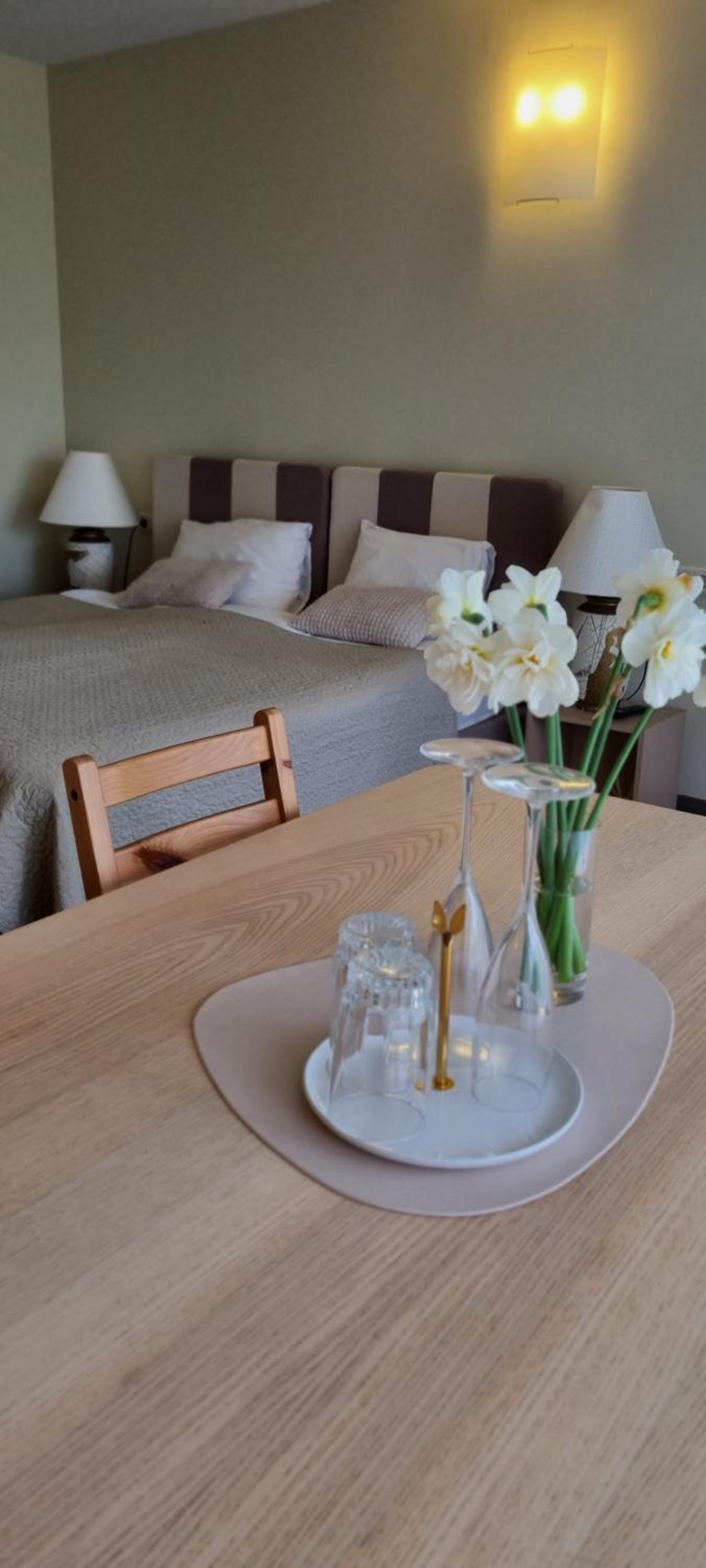 Deluxe Double Room with Balcony - Photo 8