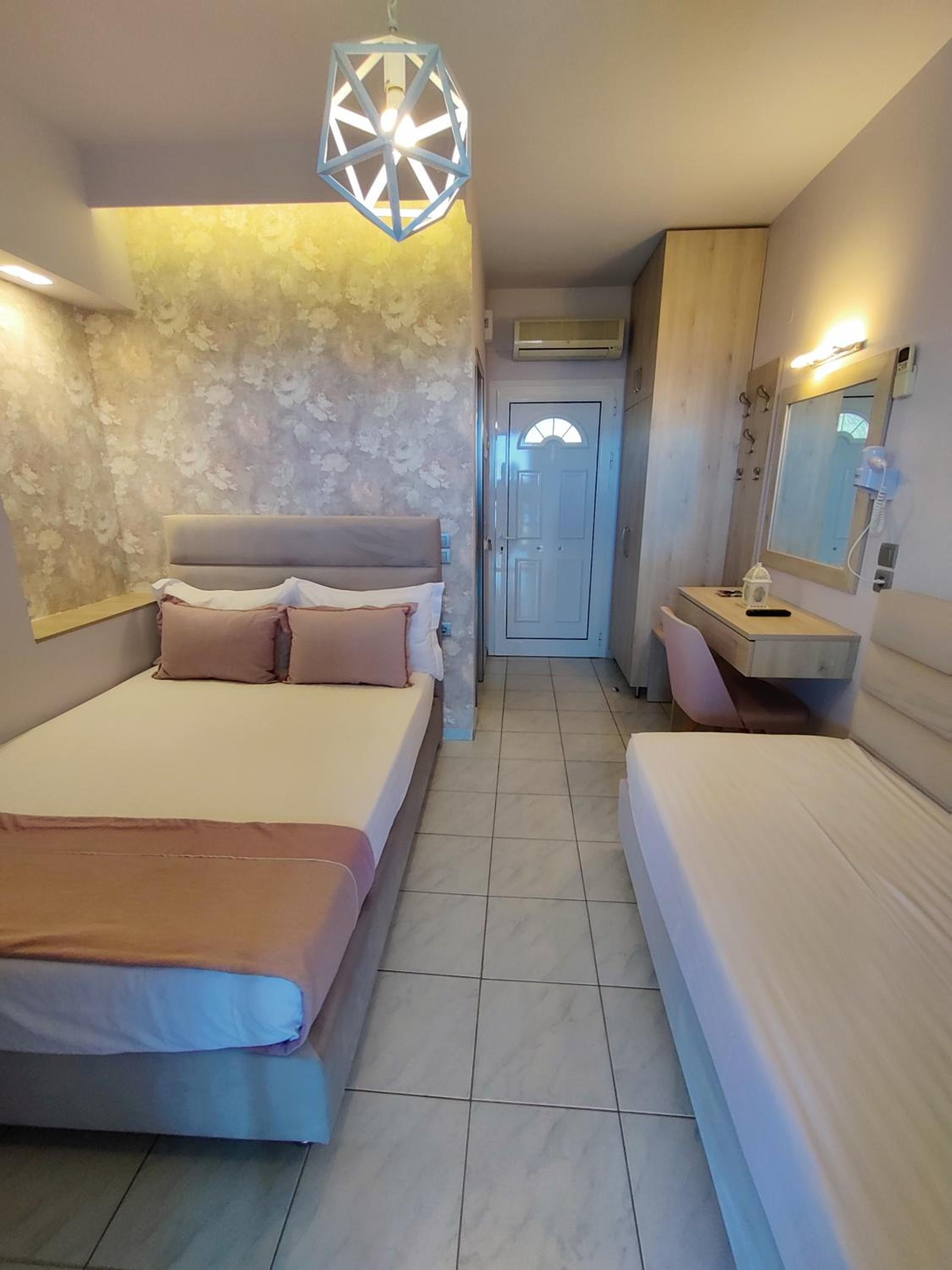 Deluxe studio with sea view (2nd floor) photo 2