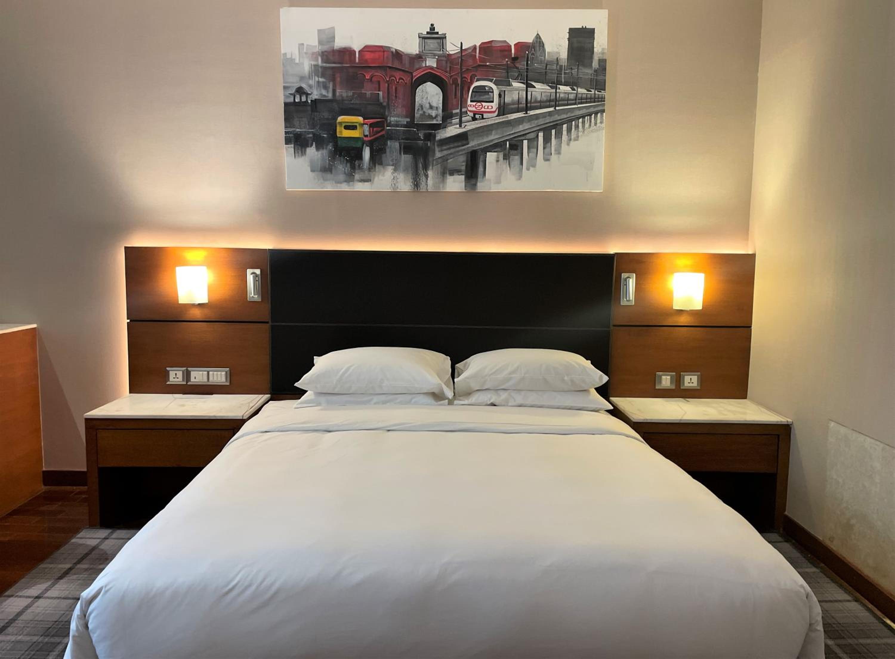 Executive Suite - Photo 1