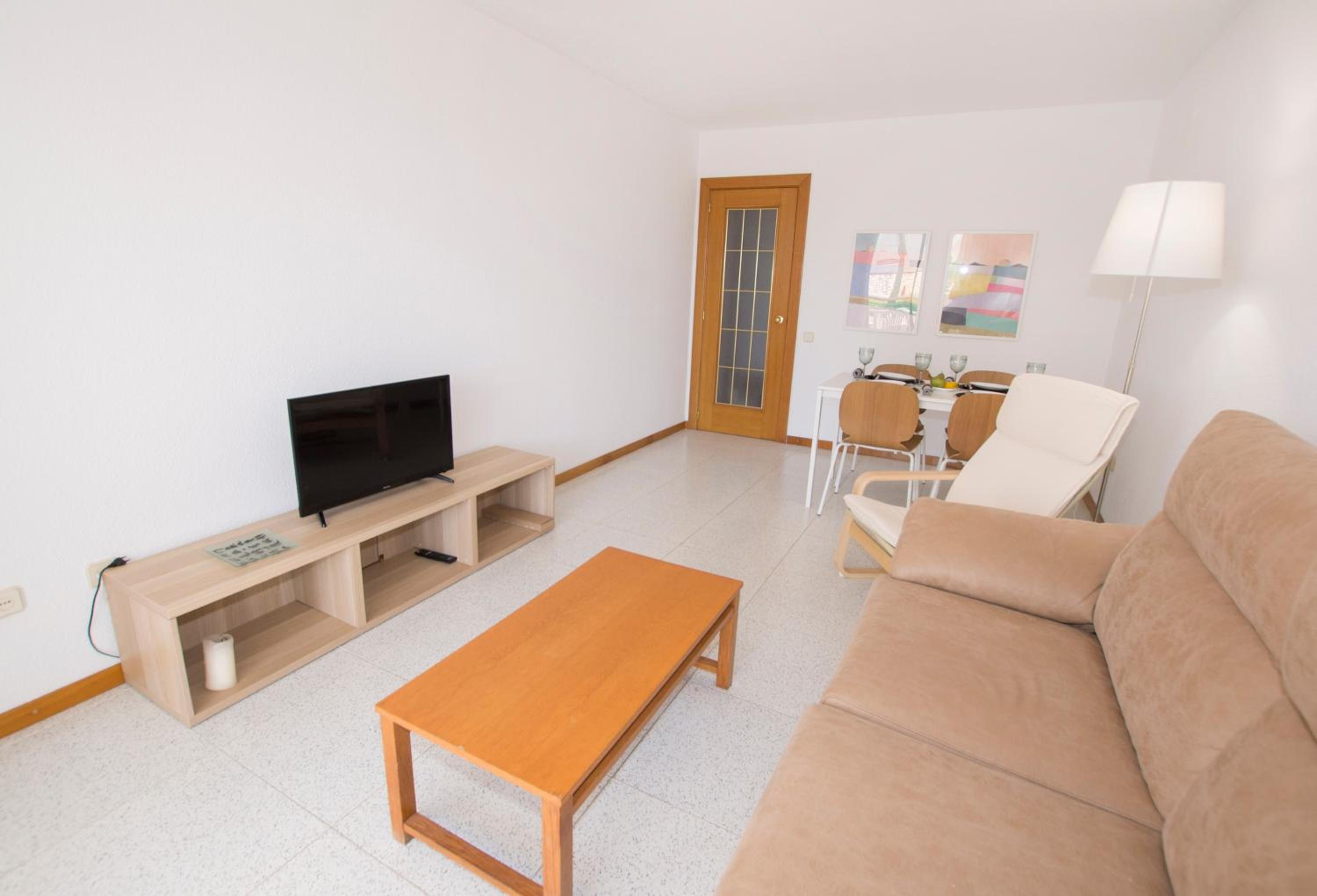 Apartamento con vista a la piscina