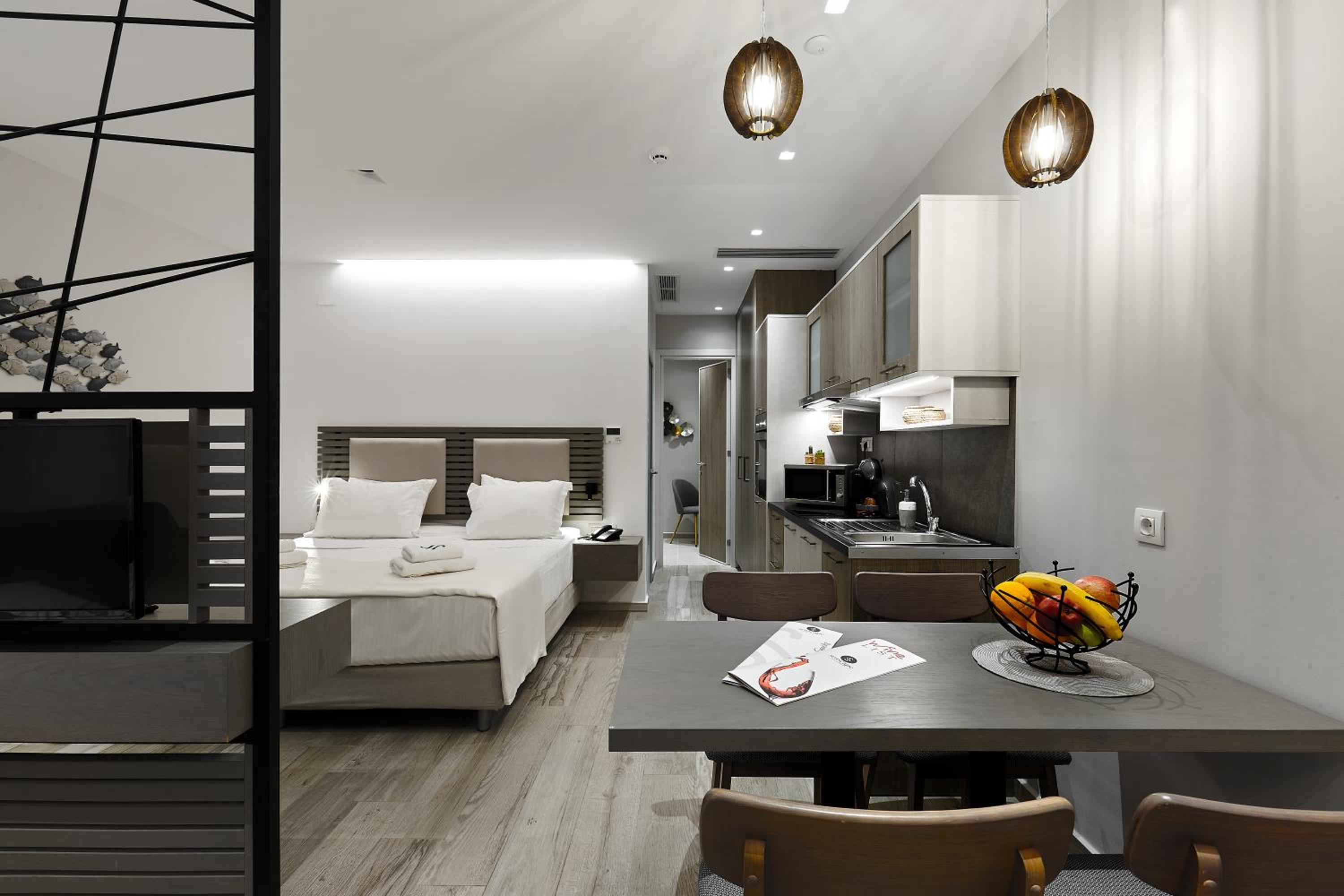 Deluxe Open Plan Suite