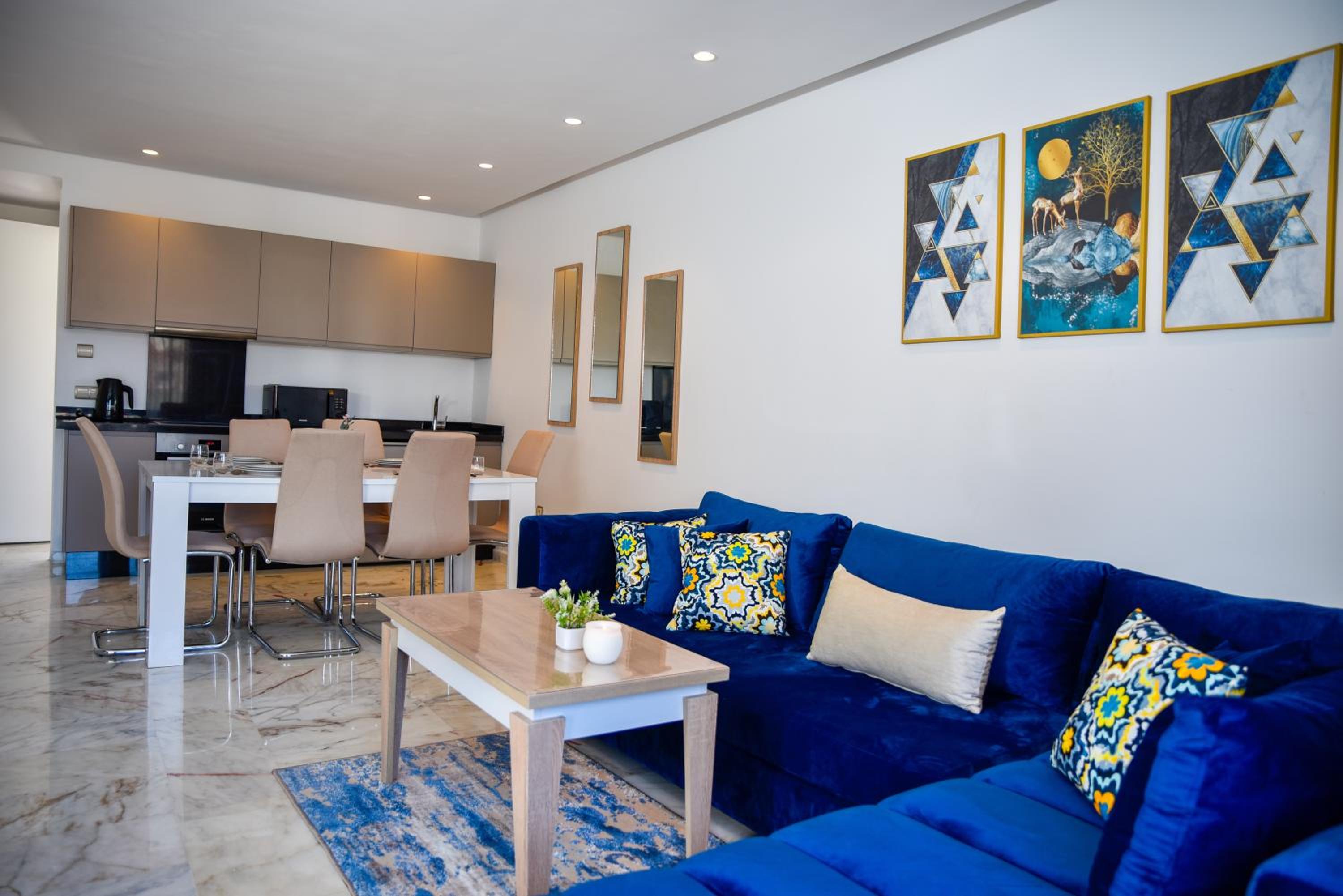 Deluxe Apartment