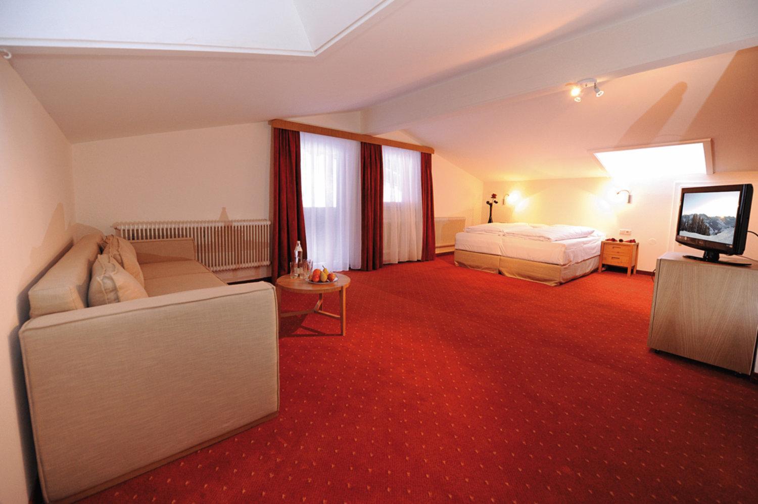 Suite with Balcony - Photo 11