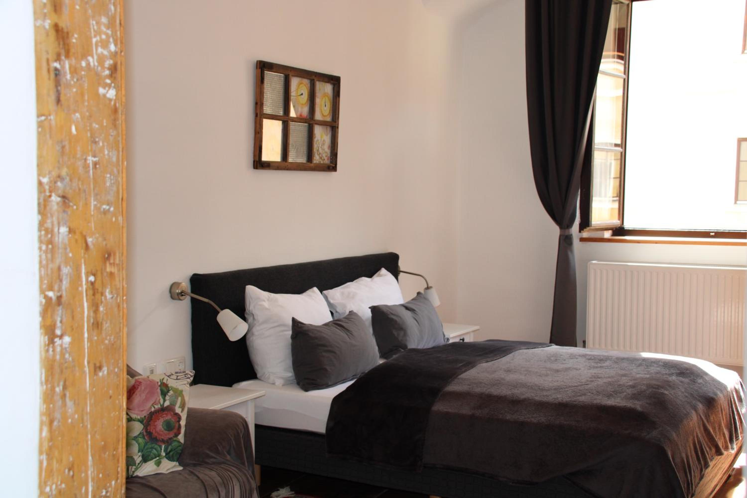 Two-Bedroom Suite - Photo 6