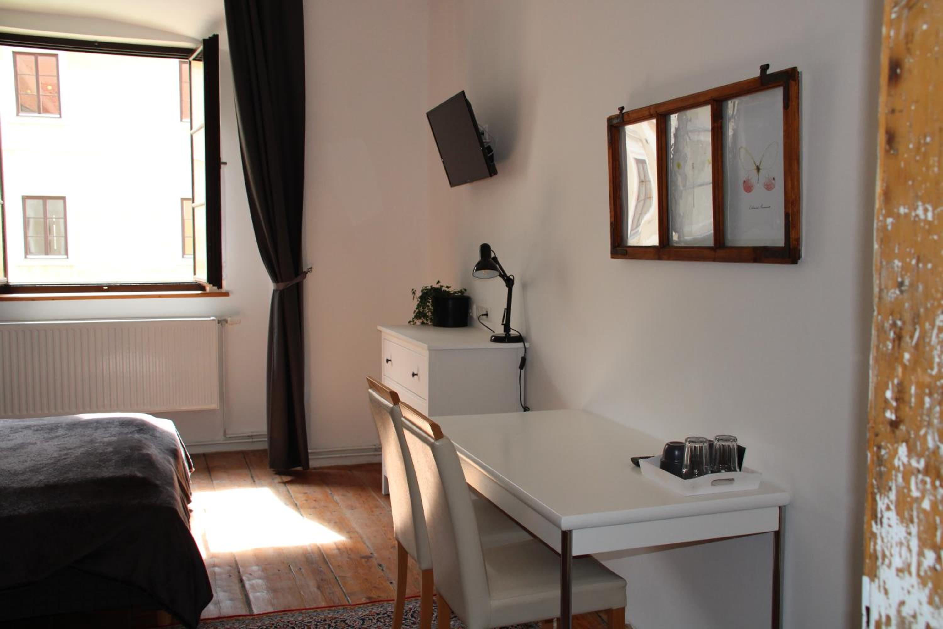 Two-Bedroom Suite - Photo 7