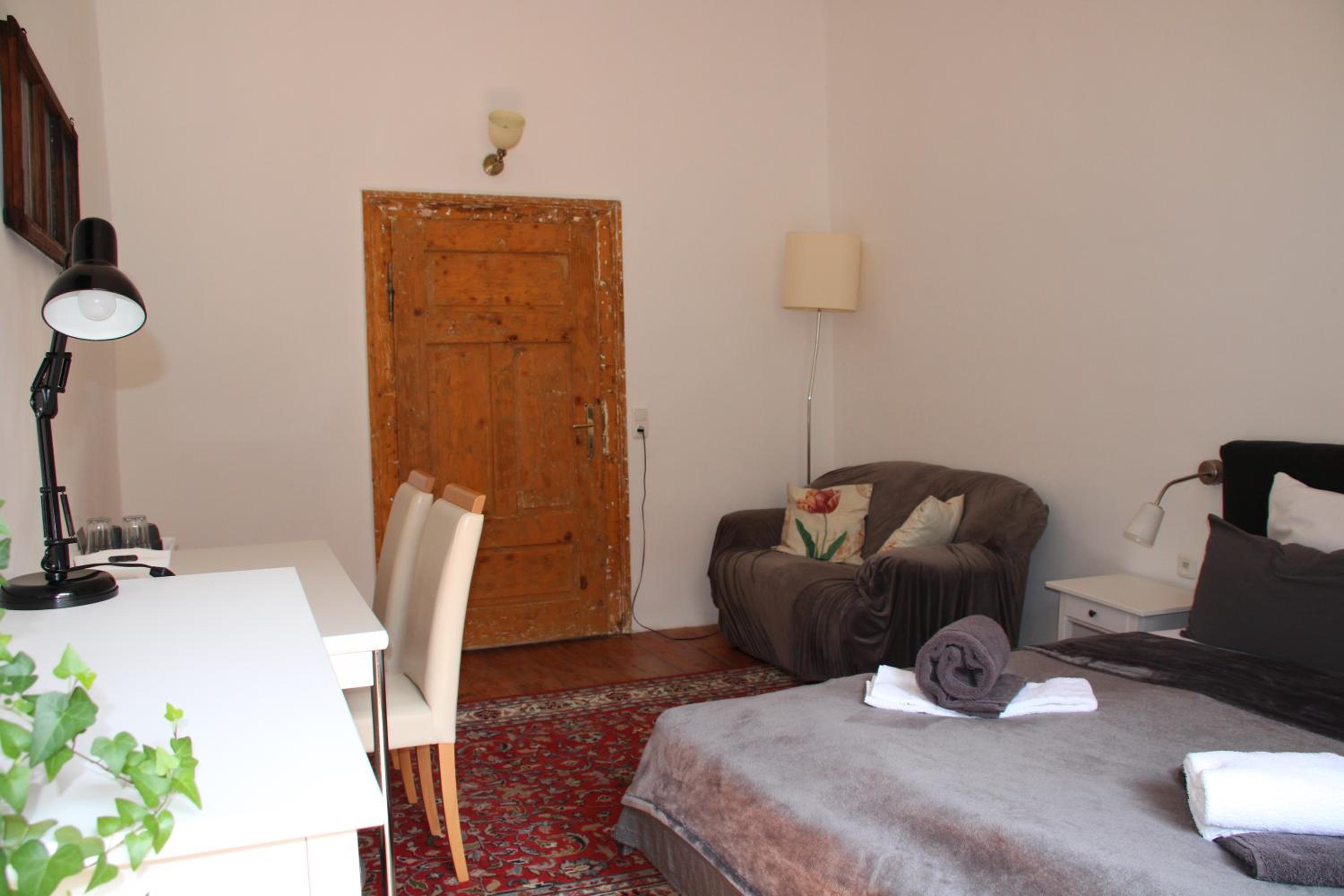 Two-Bedroom Suite - Photo 4