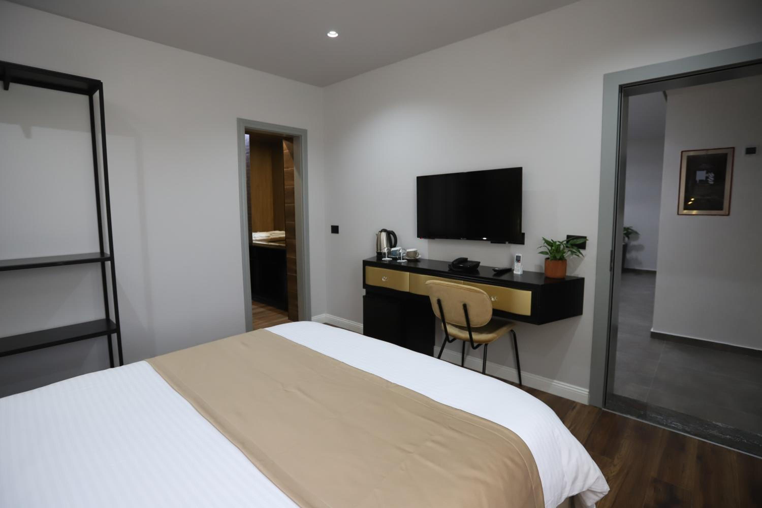 Deluxe Double Room with Jacuzzi 