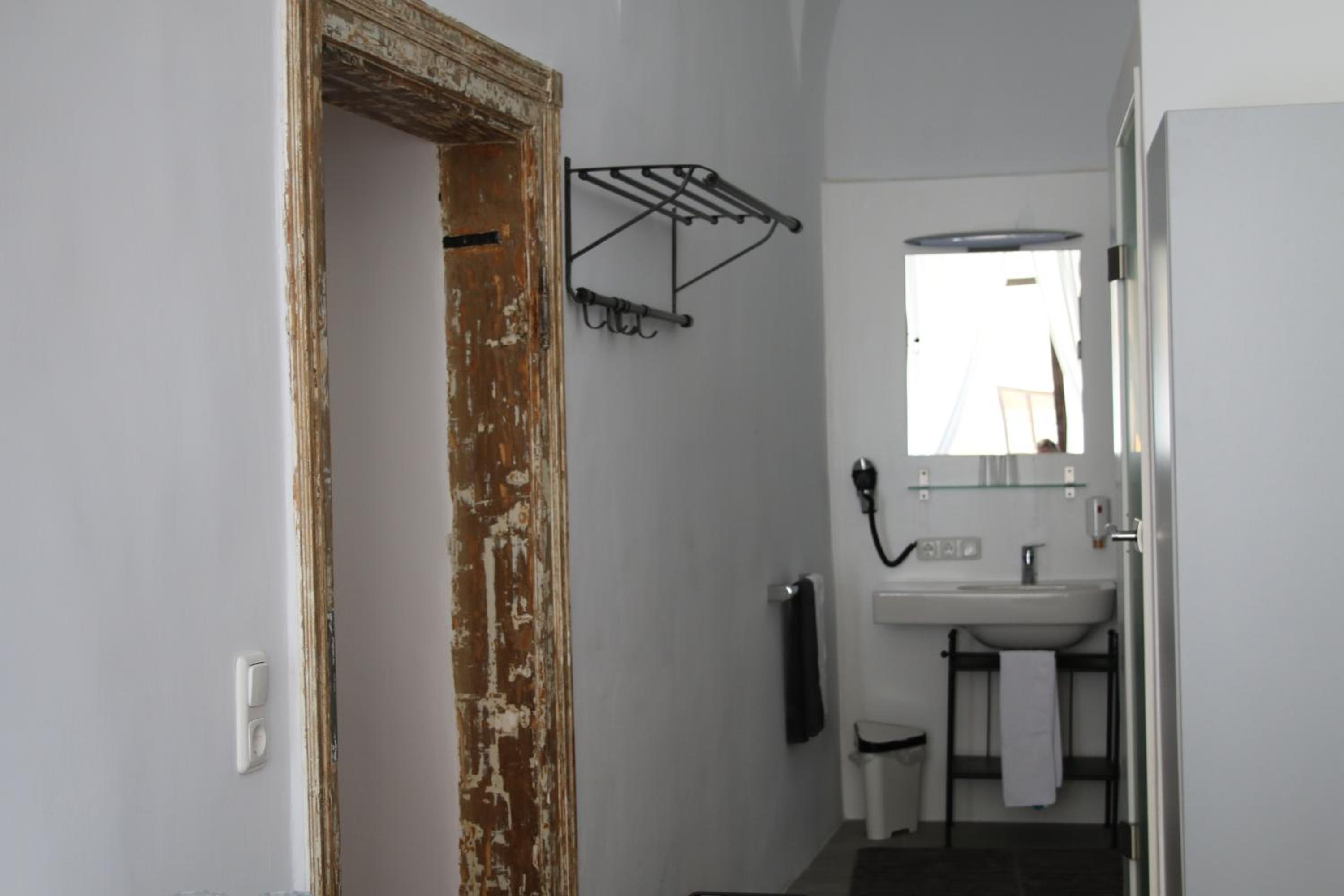 Small Double Room - Photo 37