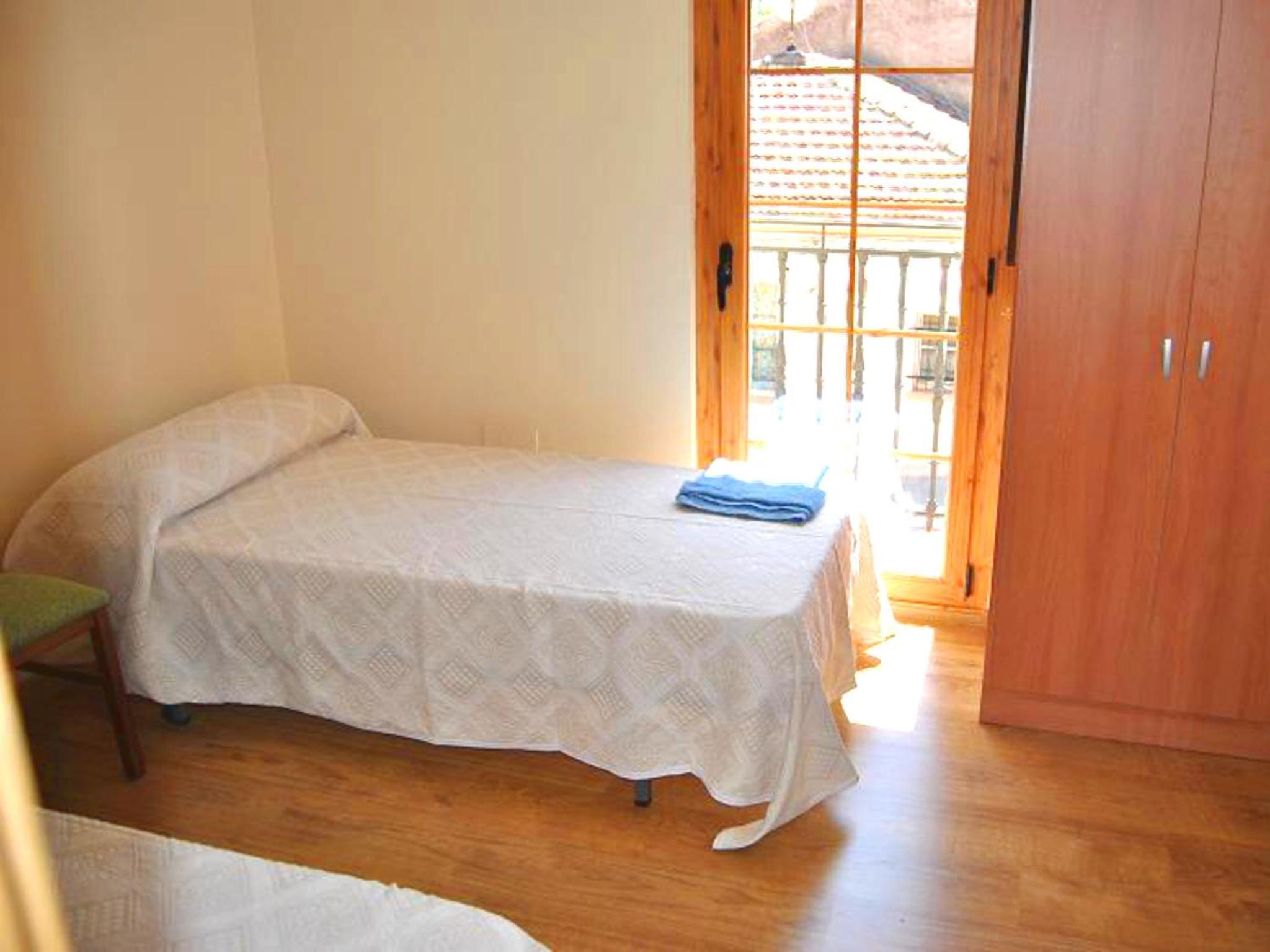 Seven-Bedroom House - Photo 1