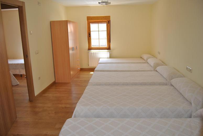 Seven-Bedroom House - Photo 10