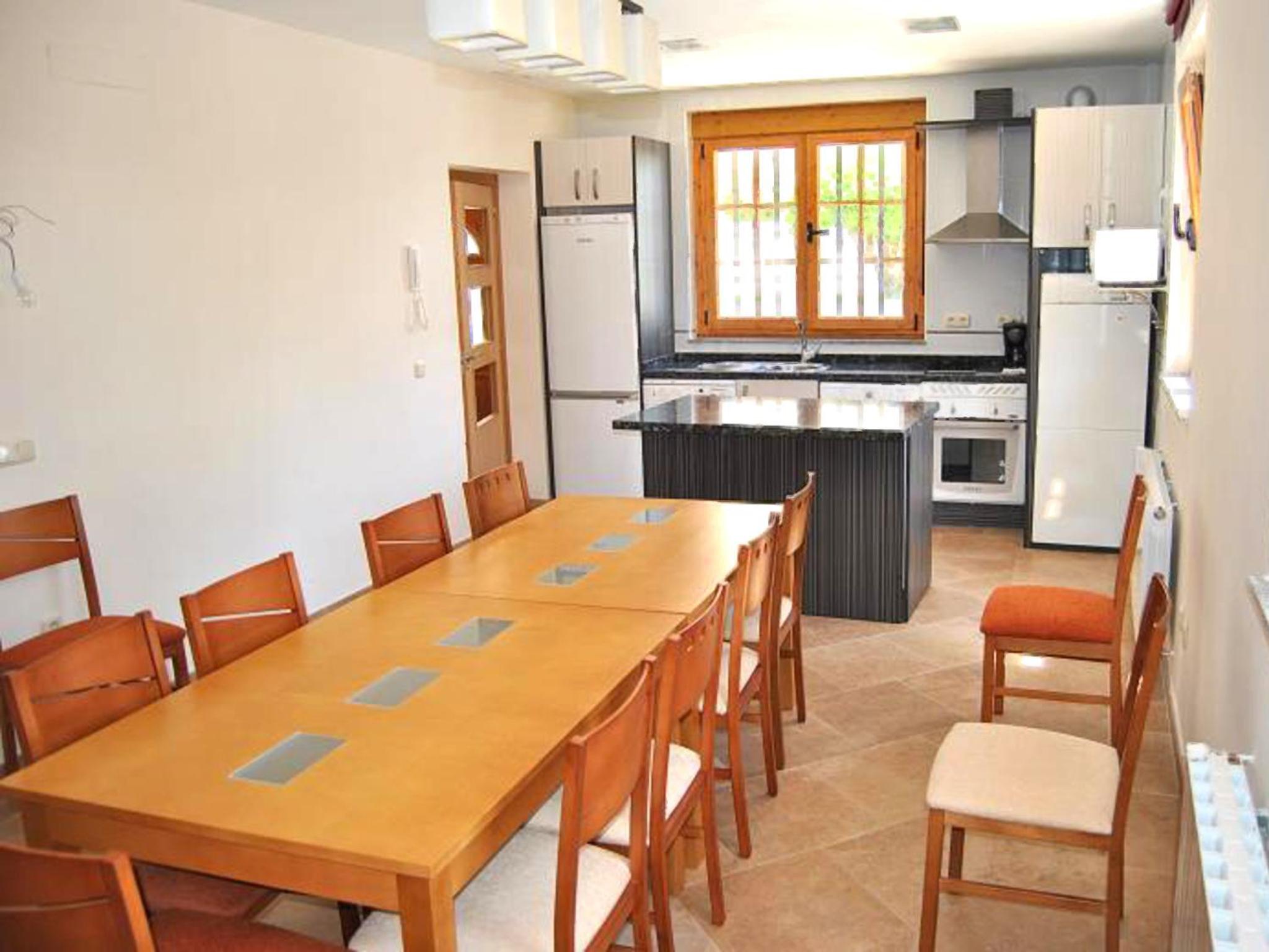 Seven-Bedroom House - Photo 9